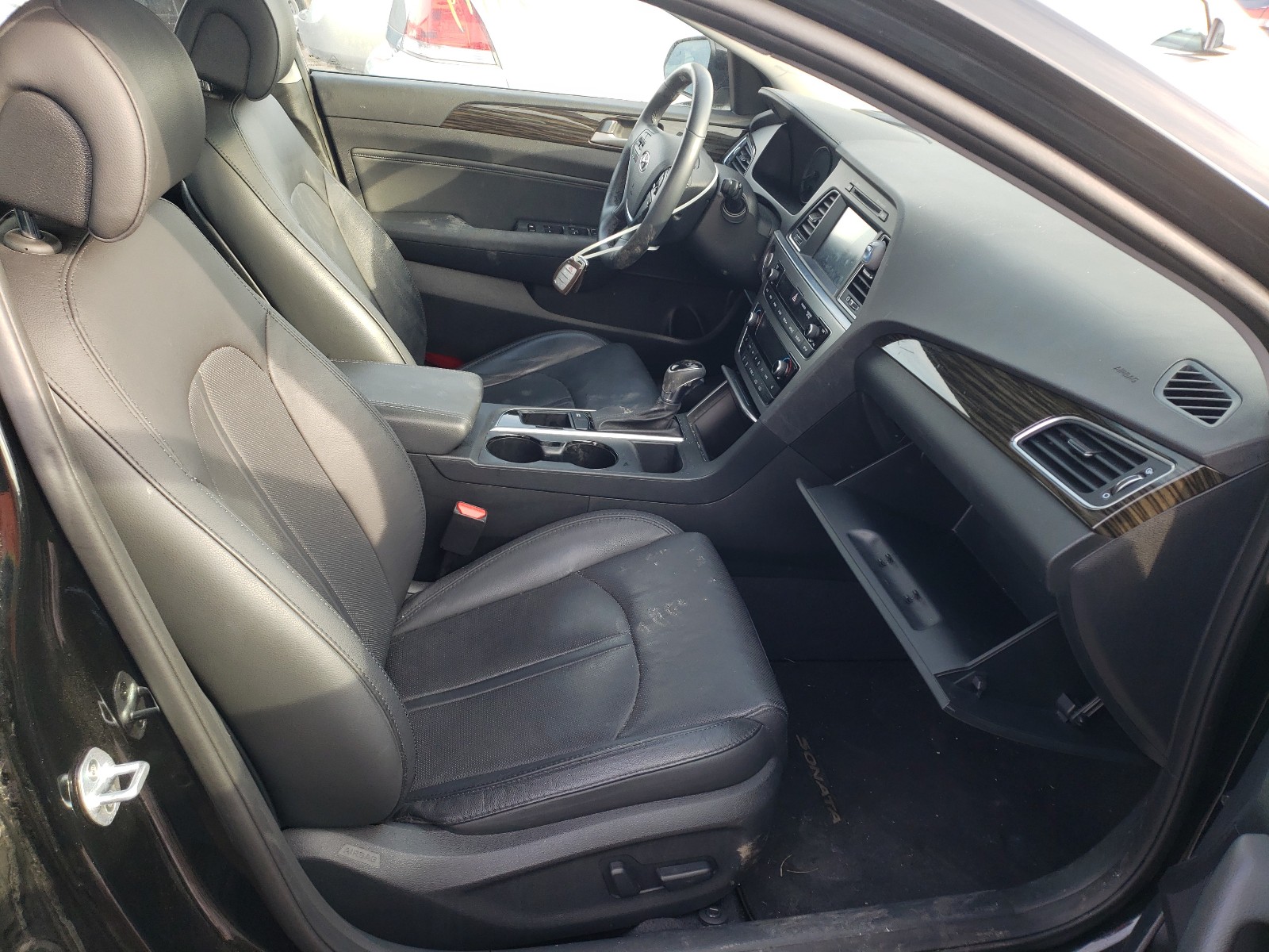 Photo 5 from auction – 2016 HYUNDAI SONATA SPO with VIN 5NPE34AFXGH374846