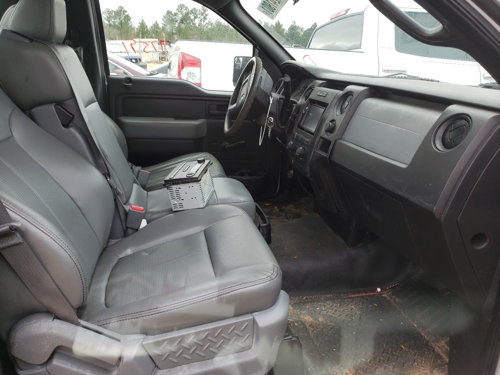 صورة رقم 5 من المزاد - 2013 FORD F150 مع VIN 1FTMF1CM8DFC13429