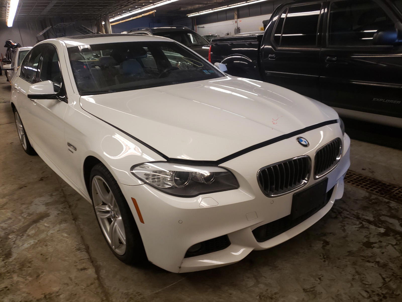 BMW 535 XI 2012 with VIN WBAFU7C56CDU63785 - Photo from auction