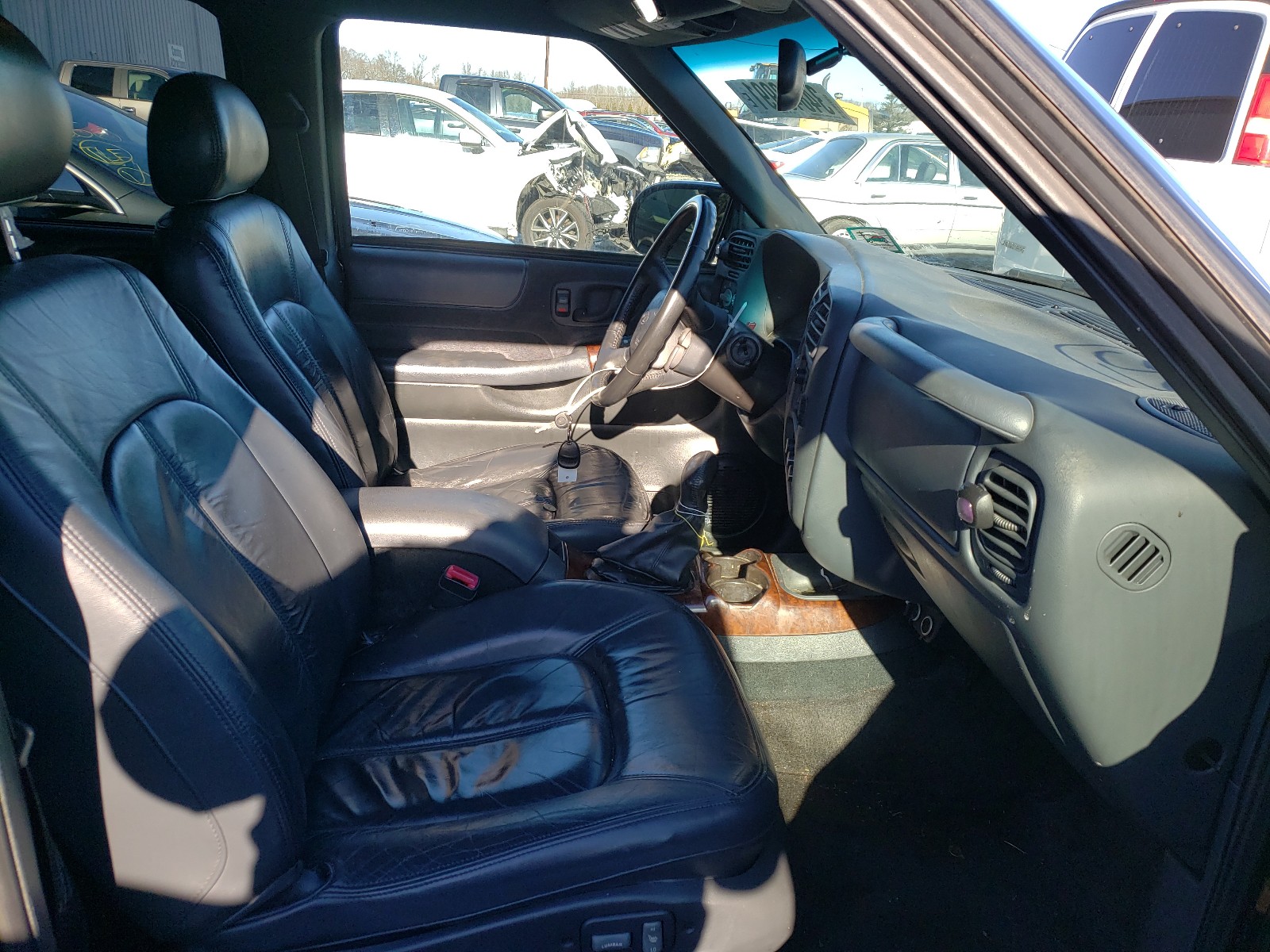 Photo 5 from auction – 2000 OLDSMOBILE BRAVADA with VIN 1GHDT13W5Y2263108