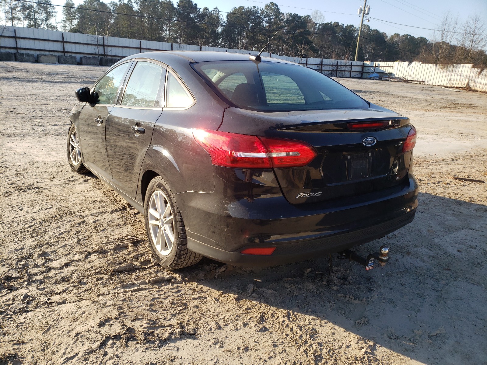 Photo 3 from auction – 2018 FORD FOCUS SE with VIN 1FADP3F21JL316150
