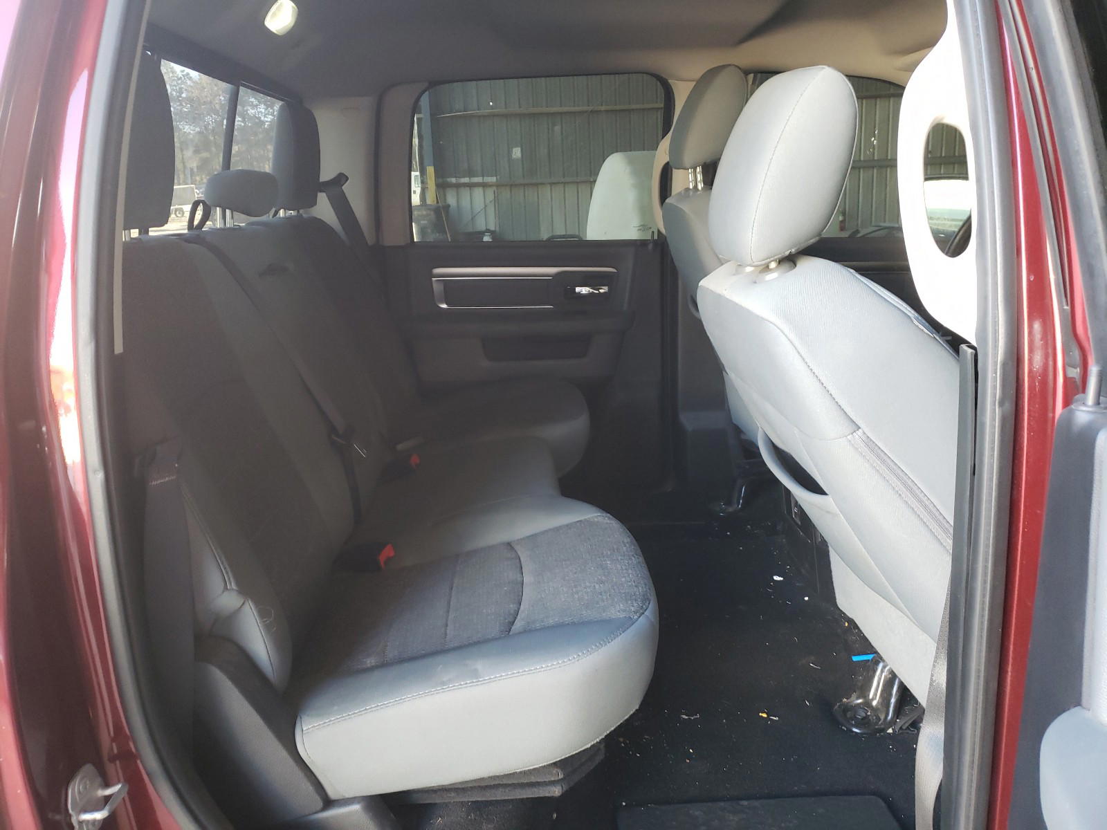 Photo 6 from auction – 2016 RAM 1500 SLT with VIN 3C6RR6LT9GG288071