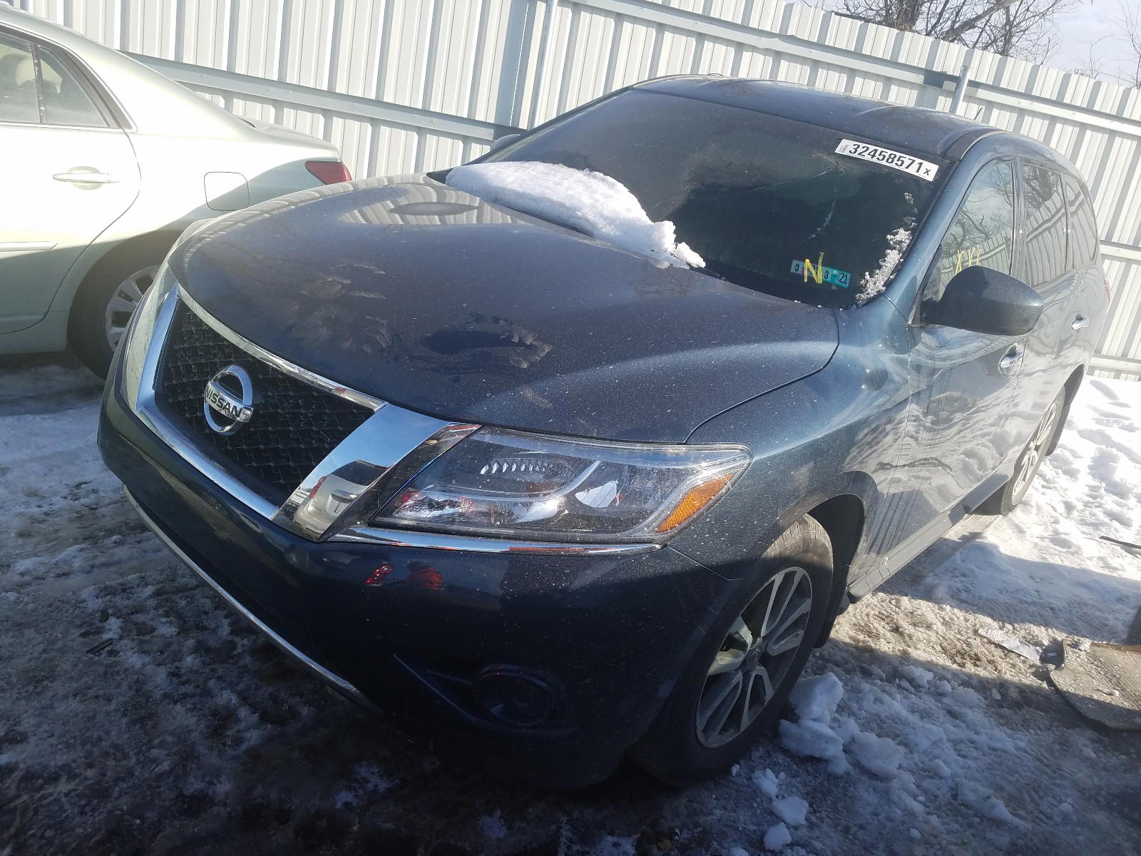Photo 2 from auction – 2015 NISSAN PATHFINDER with VIN 5N1AR2MM0FC623009