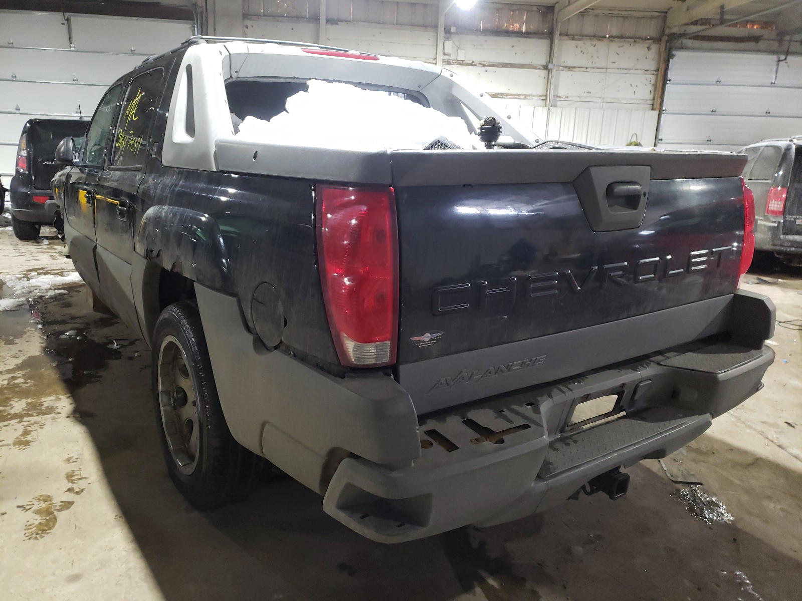 Photo 3 from auction – 2002 CHEVROLET AVALANCHE with VIN 3GNEK13TX2G156161