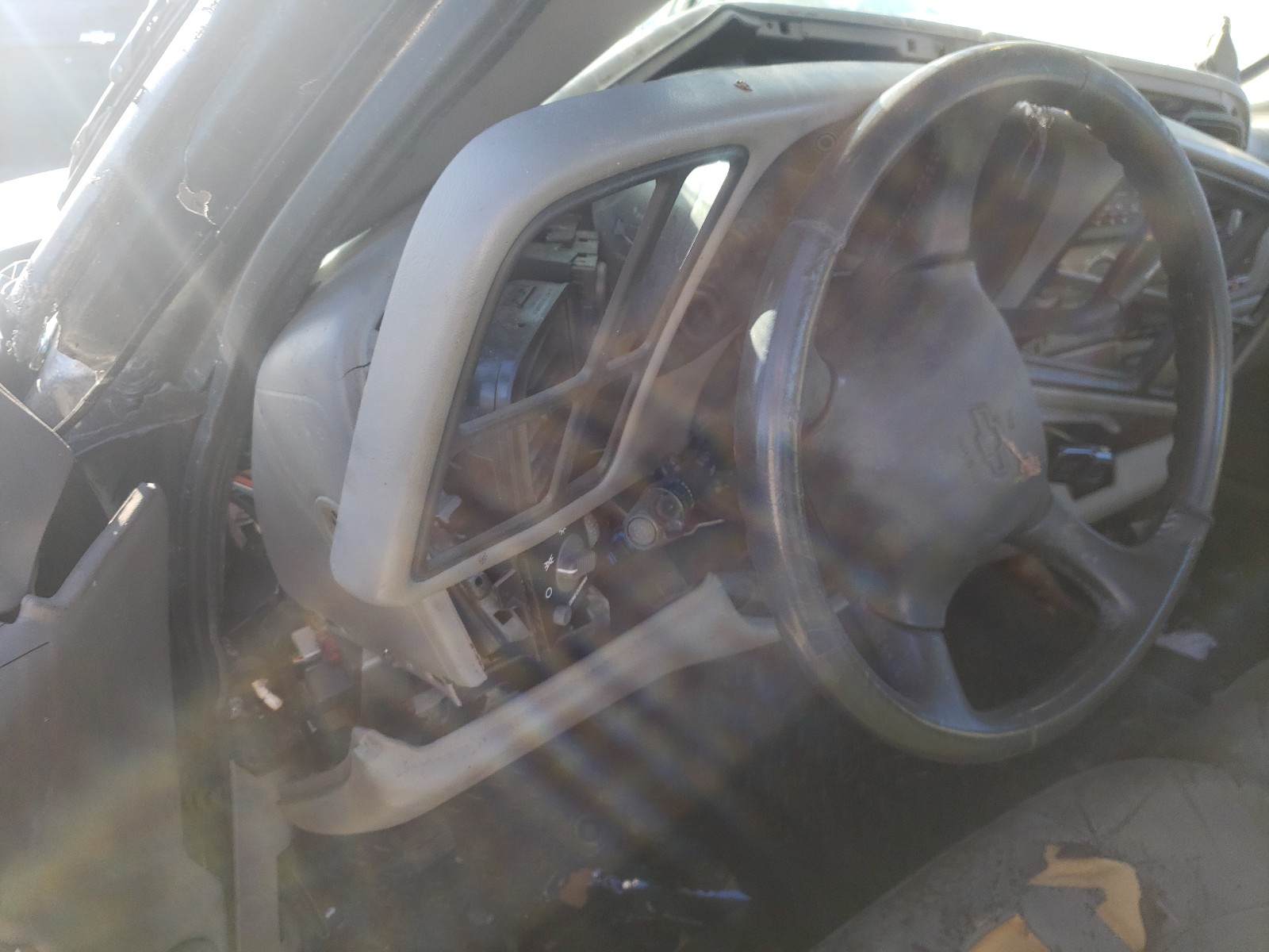 Photo 8 from auction – 1999 CHEVROLET SILVERADO with VIN 1GCEK19T4XE224484
