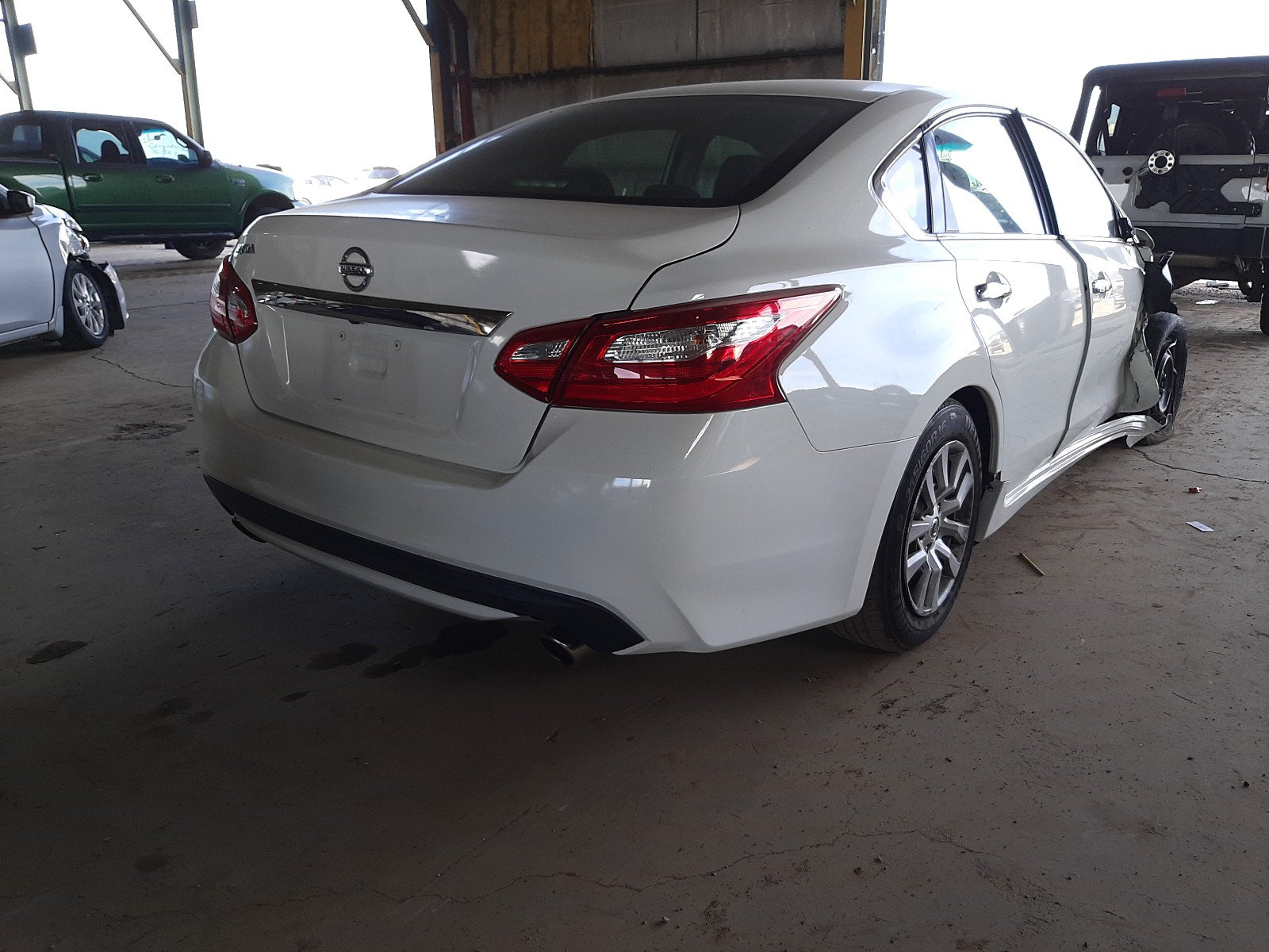 Photo 4 from auction – 2016 NISSAN ALTIMA 2.5 with VIN 1N4AL3AP5GC191017