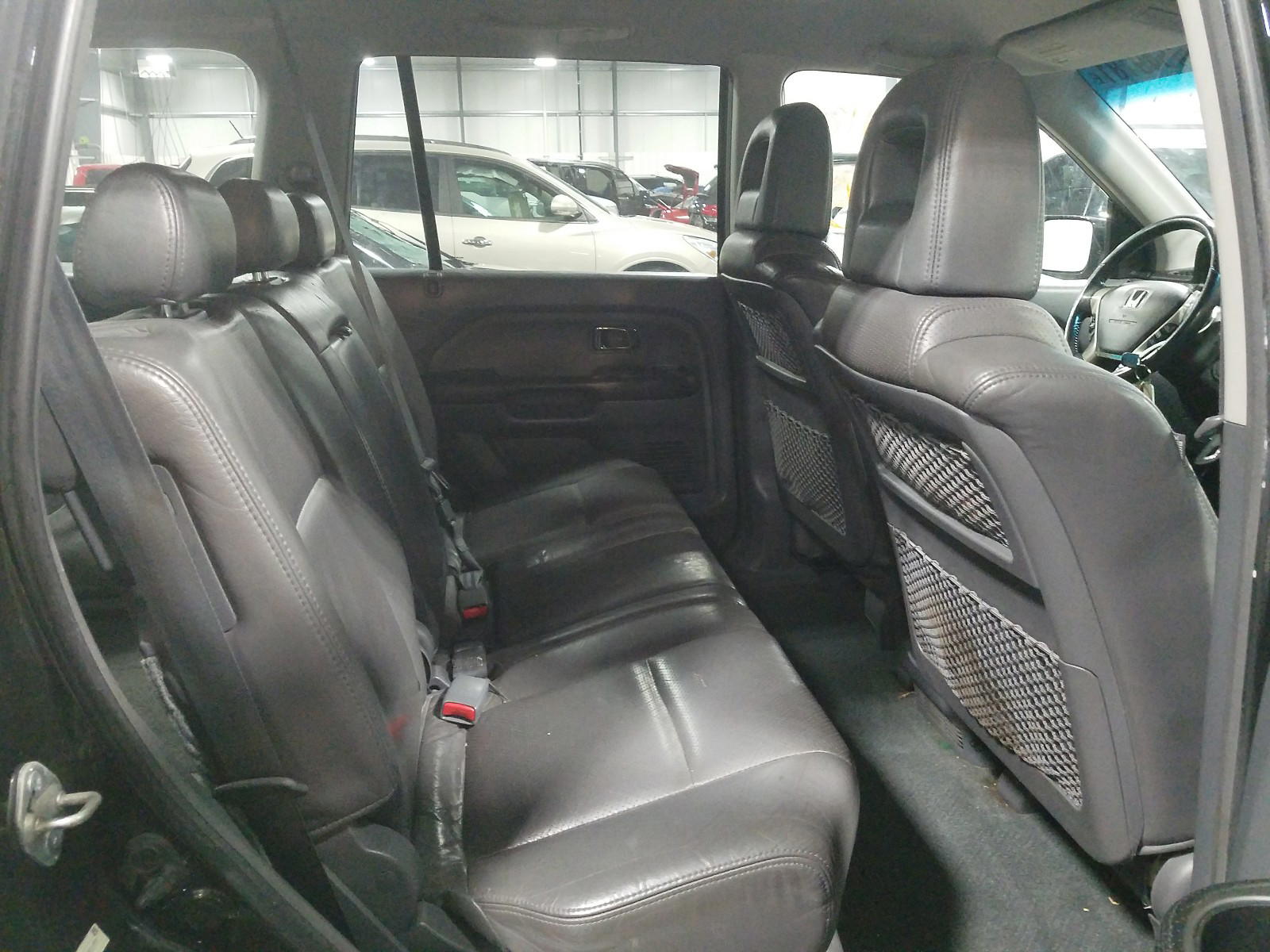 Photo 6 from auction – 2003 HONDA PILOT EXL with VIN 2HKYF18663H533185