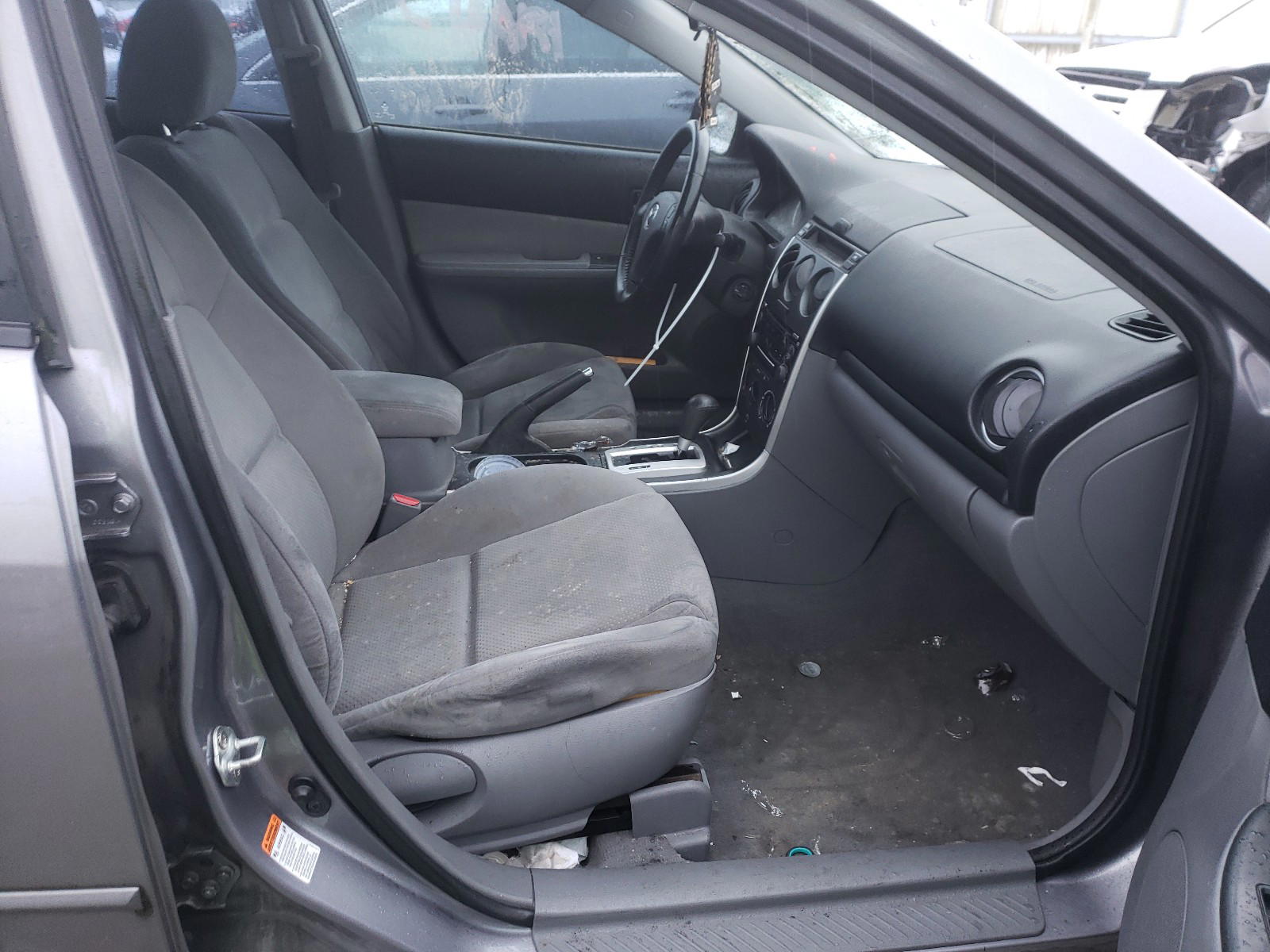 Photo 5 from auction – 2008 MAZDA MAZDA 6 with VIN 1YVHP80C485M26855