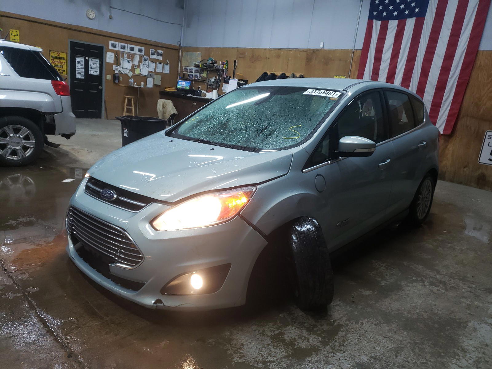 Photo 2 from auction – 2014 FORD C-MAX PREM with VIN 1FADP5CU1EL503931