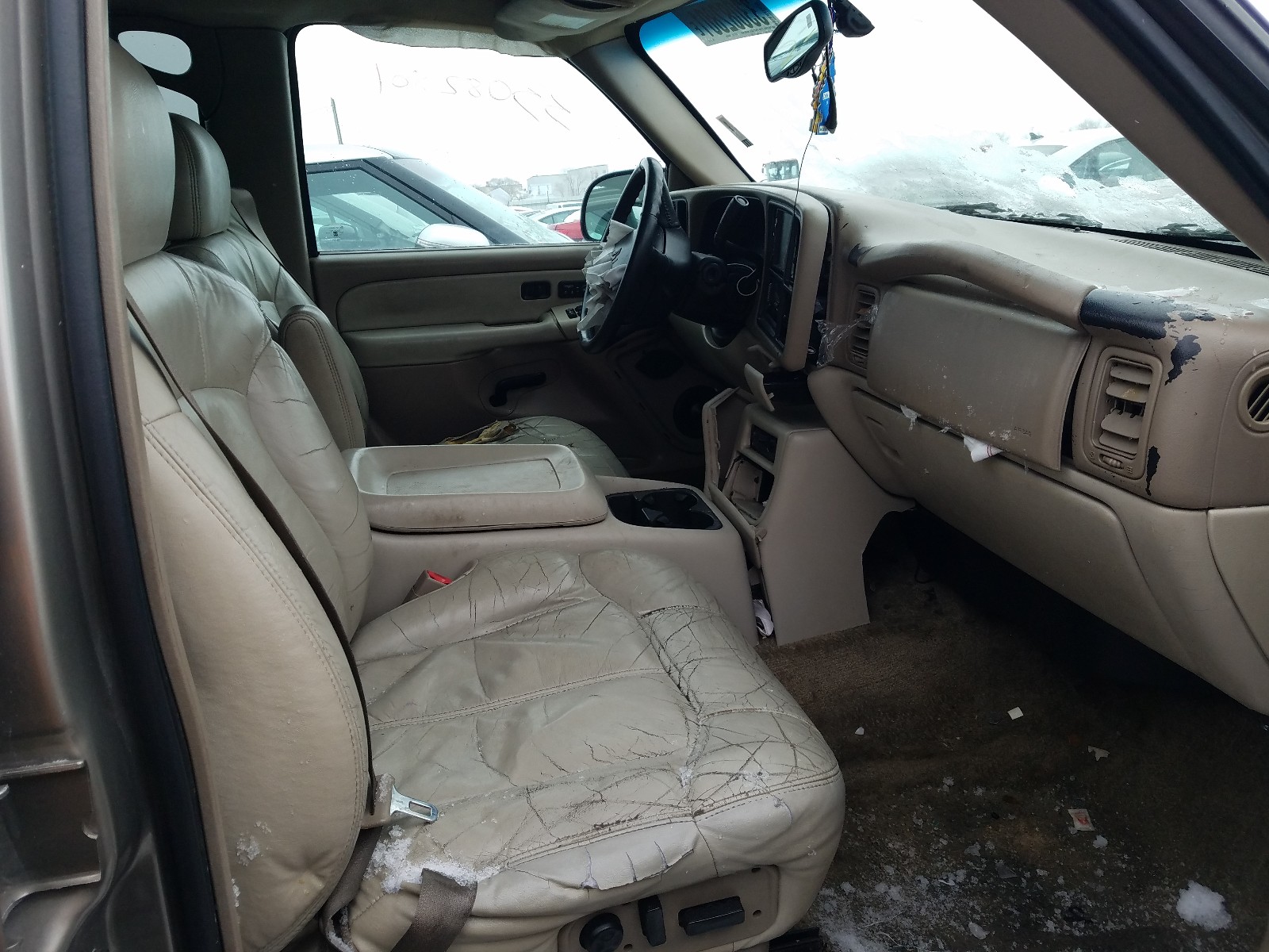 Photo 5 from auction – 2002 CHEVROLET SUBURAN with VIN 3GNEC16Z52G287687