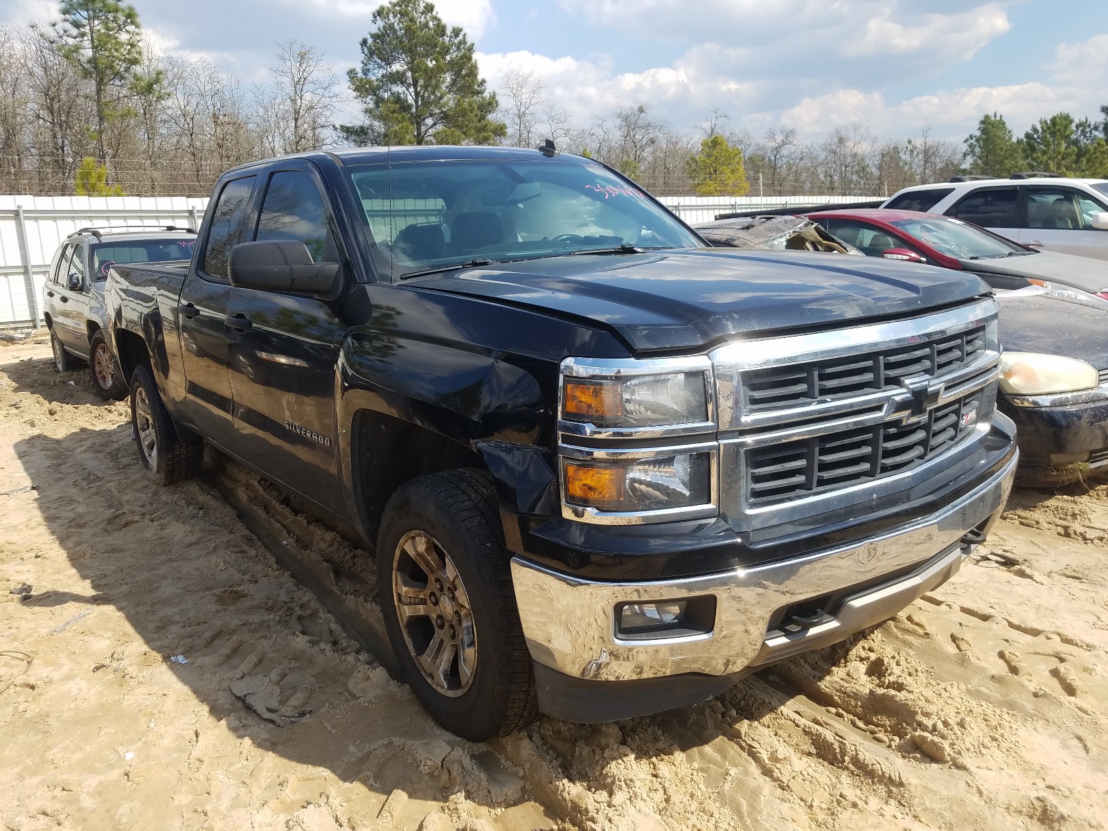 CHEVROLET SILVERADO 2014 with VIN 1GCRCREC0EZ126576 - Photo from auction