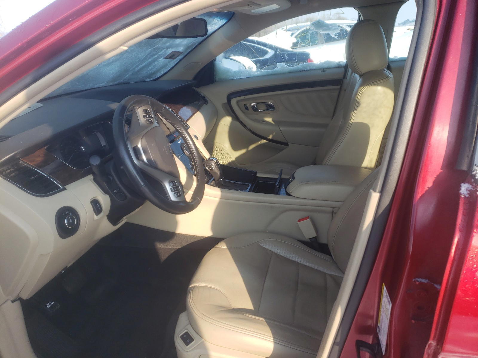 Photo 5 from auction – 2013 FORD TAURUS LIM with VIN 1FAHP2F82DG151917