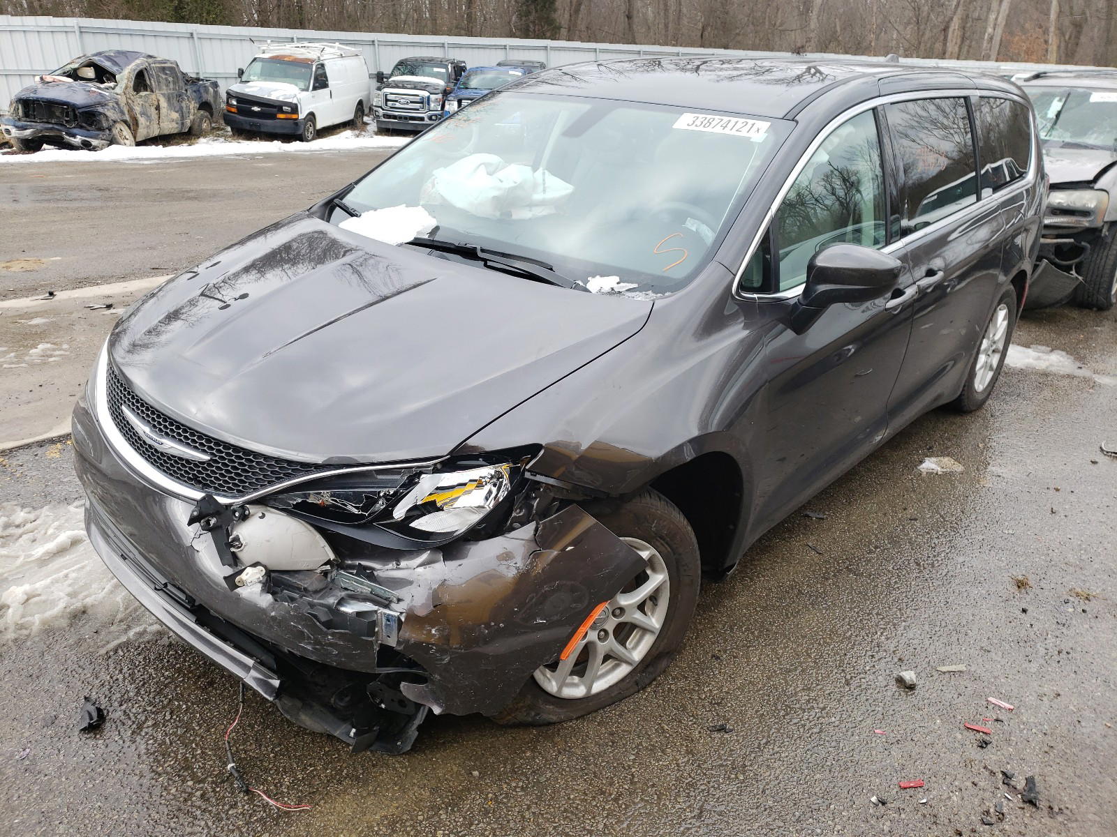 Photo 2 from auction – 2017 CHRYSLER PACIFICA L with VIN 2C4RC1CG1HR708384