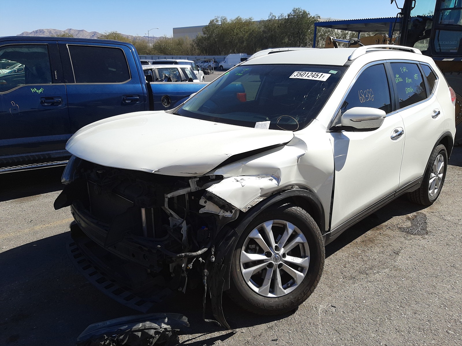 Photo 12 from auction – 2015 NISSAN ROGUE S with VIN KNMAT2MV0FP566642