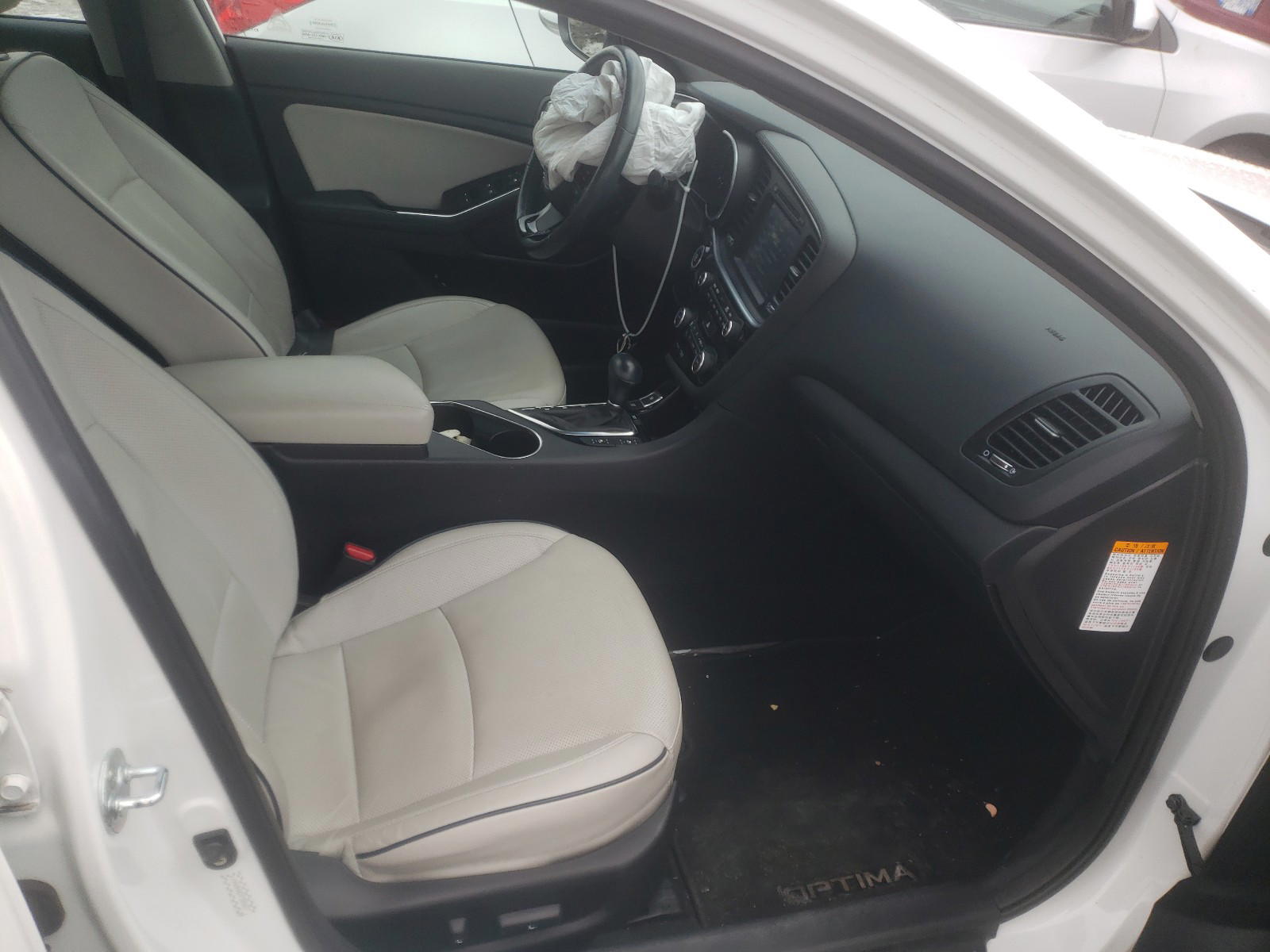Photo 5 from auction – 2015 KIA OPTIMA with VIN KNAGN4ADXF5084877