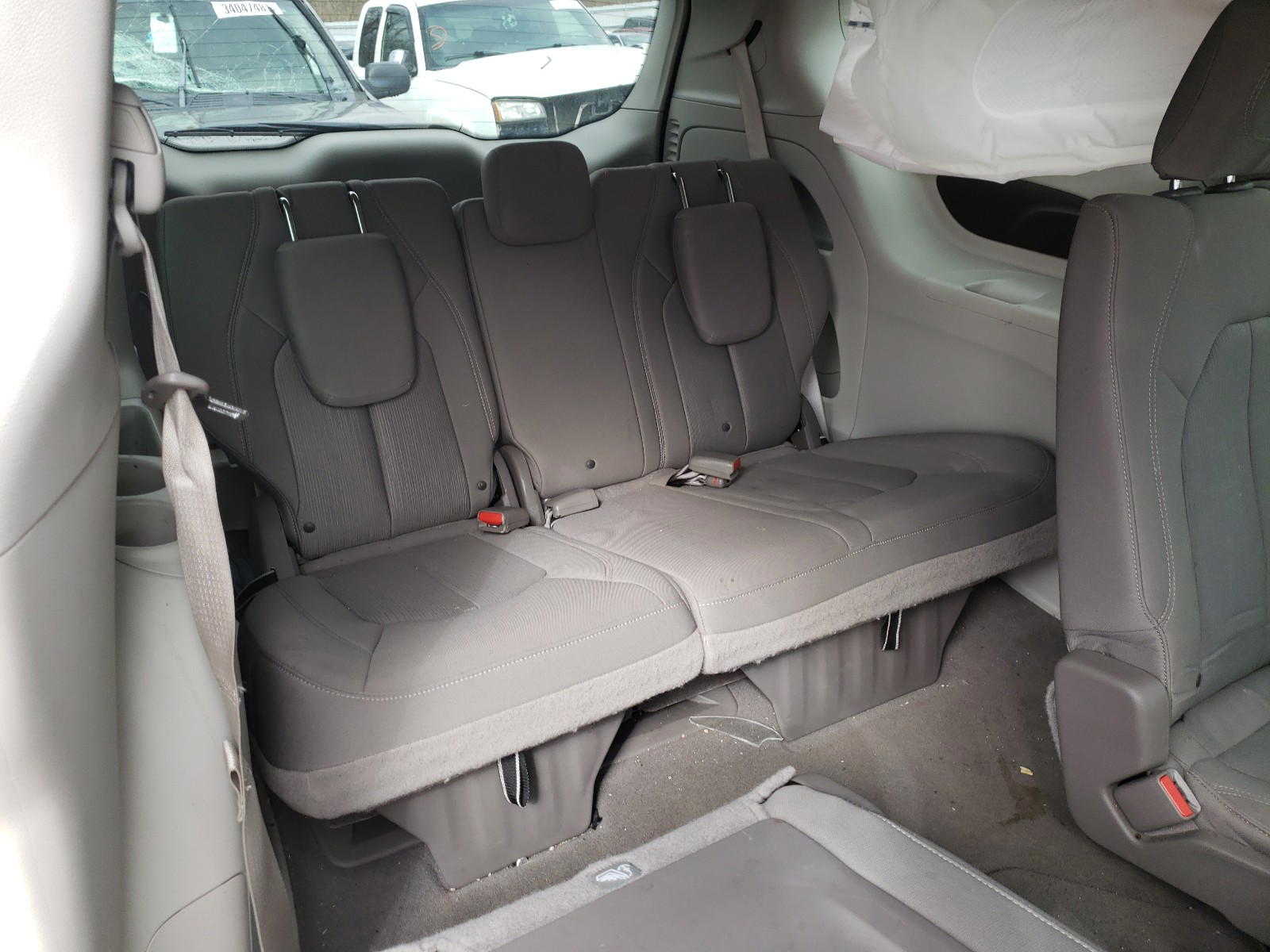 Photo 9 from auction – 2017 CHRYSLER PACIFICA L with VIN 2C4RC1CG1HR708384