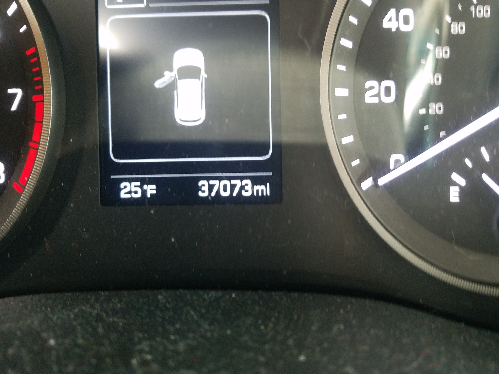 Photo 8 from auction – 2018 HYUNDAI TUCSON SE with VIN KM8J2CA41JU756668