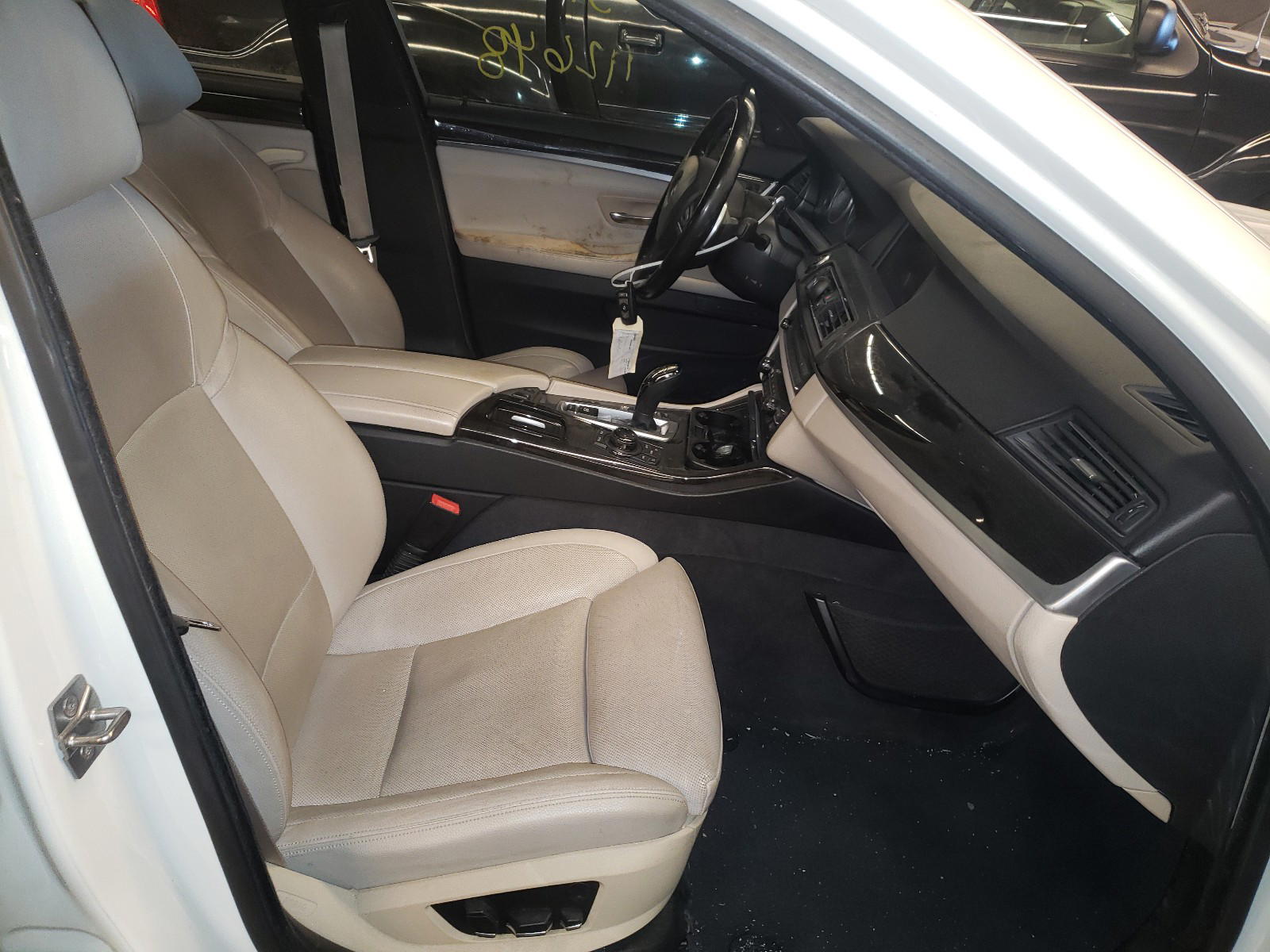 Photo 5 from auction – 2012 BMW 535 XI with VIN WBAFU7C56CDU63785