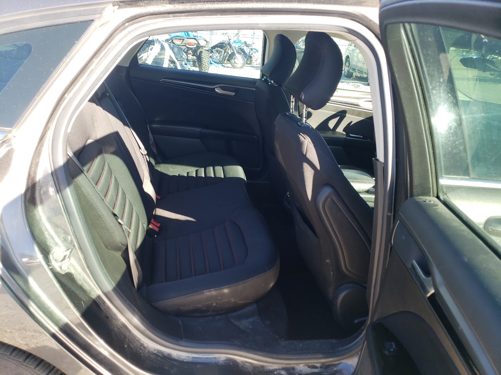 Photo 6 from auction – 2016 FORD FUSION SE with VIN 3FA6P0H77GR383135