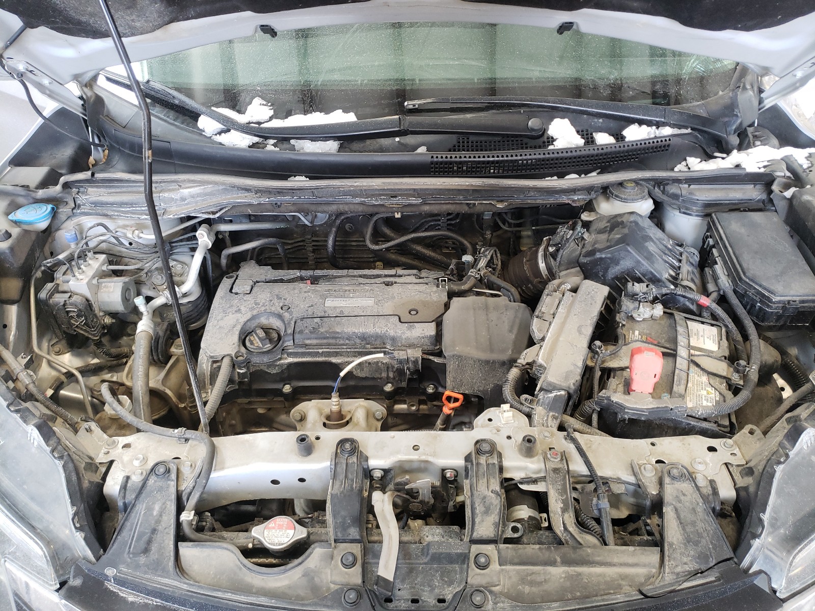 Photo 7 from auction – 2016 HONDA CR-V SE with VIN 2HKRM4H41GH112636