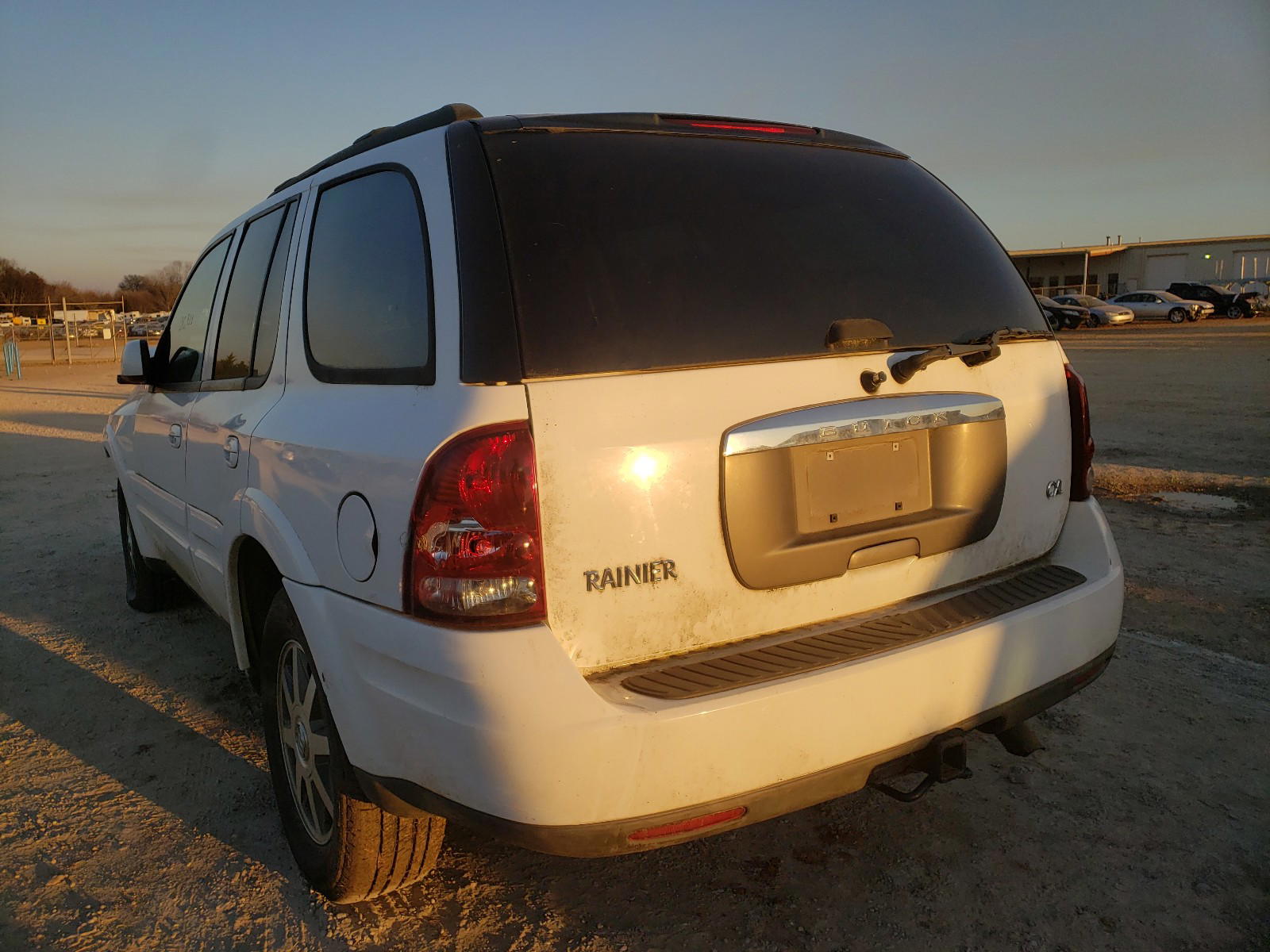 Photo 3 from auction – 2004 BUICK RAINIER CX with VIN 5GADS13S142441985