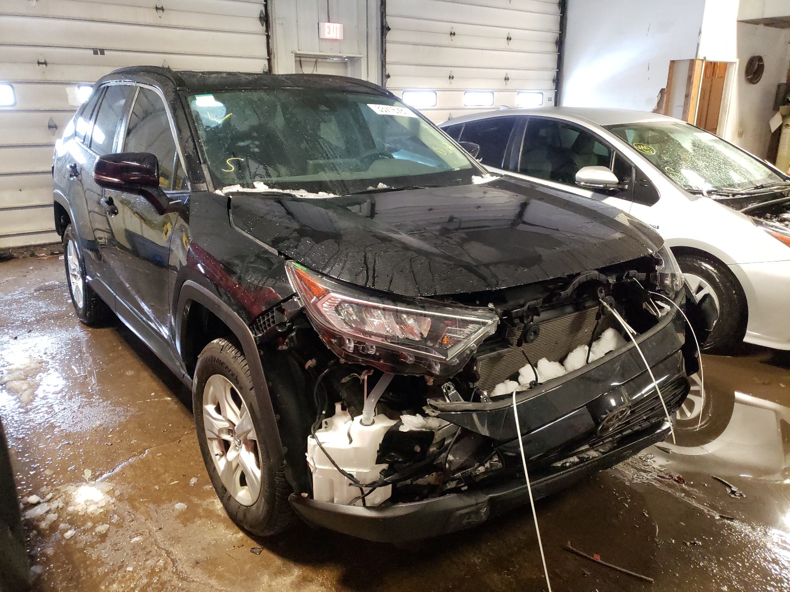 Photo 1 from auction – 2019 TOYOTA RAV4 XLE with VIN 2T3P1RFVXKW080389