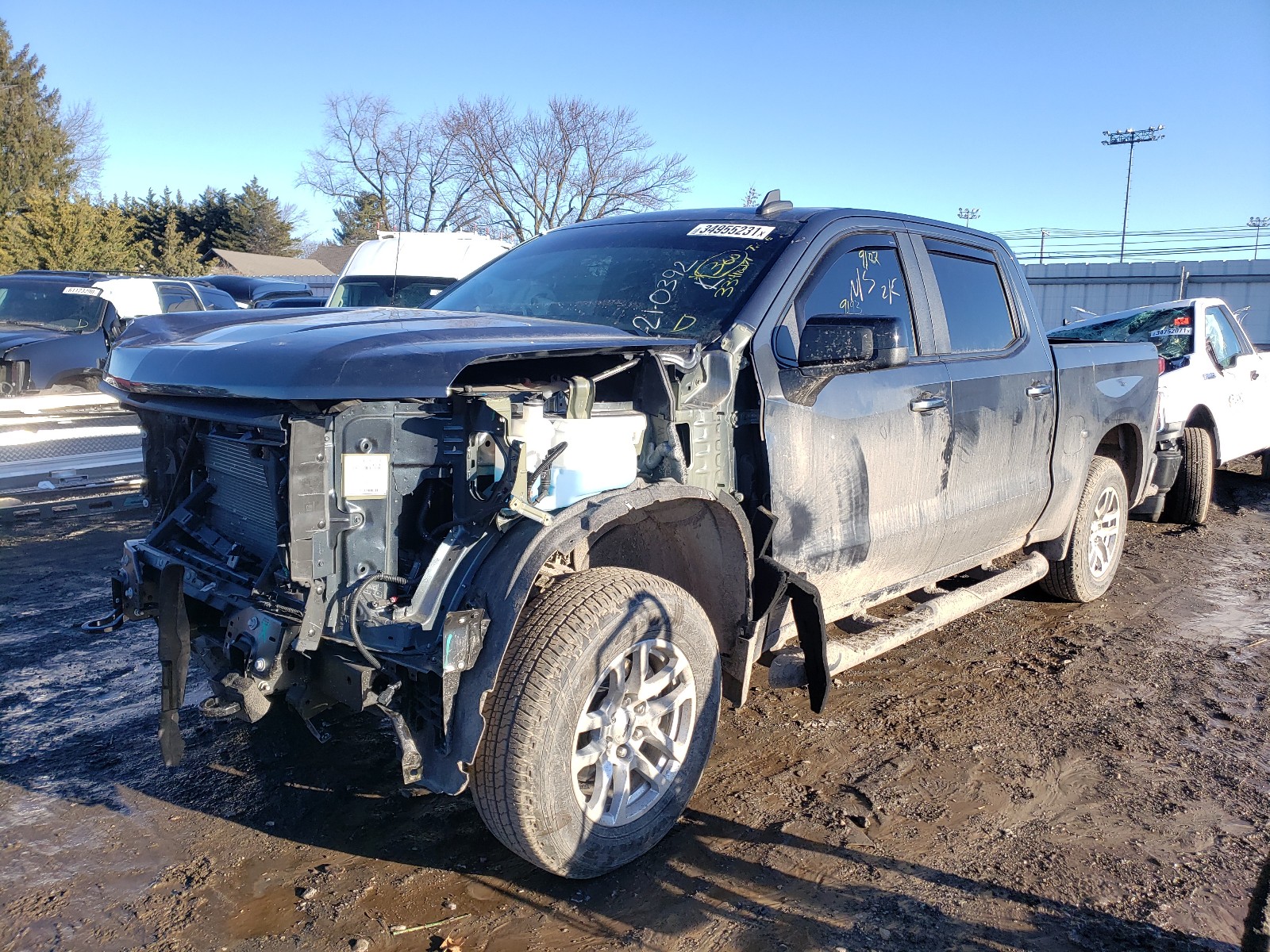 Photo 2 from auction – 2019 CHEVROLET SILVERADO with VIN 3GCUYEED6KG145304