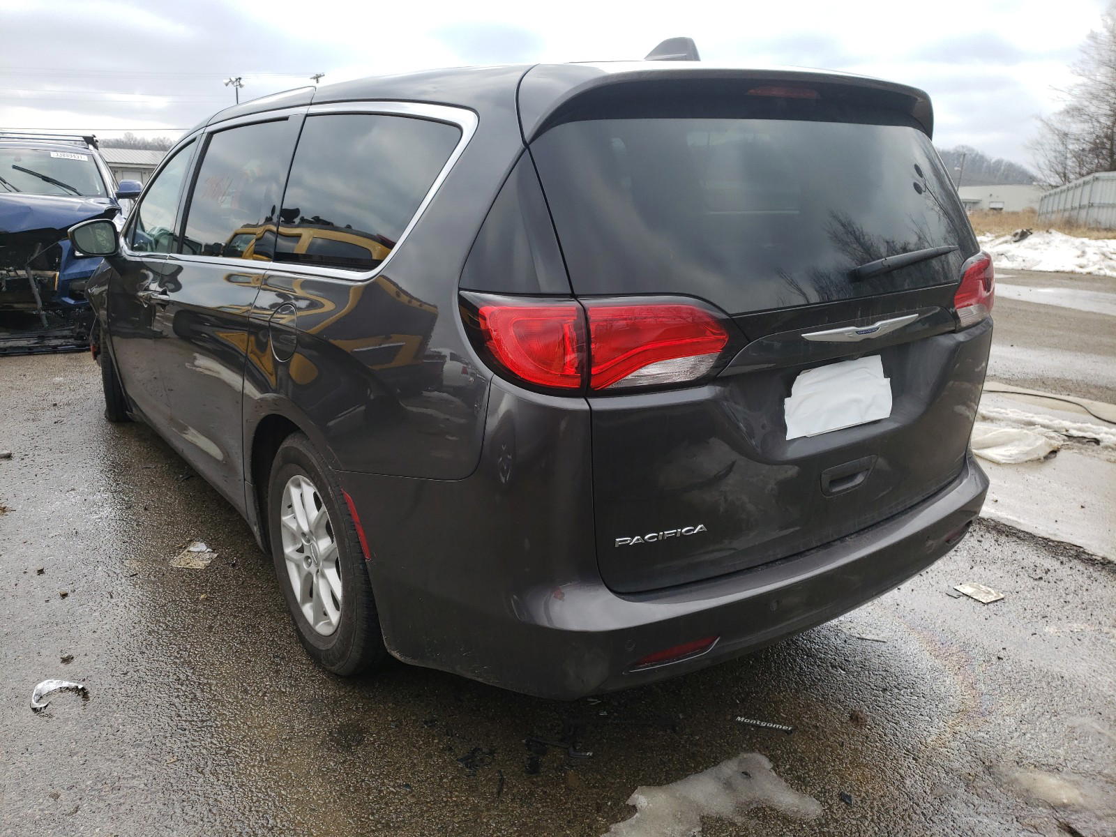 Photo 3 from auction – 2017 CHRYSLER PACIFICA L with VIN 2C4RC1CG1HR708384