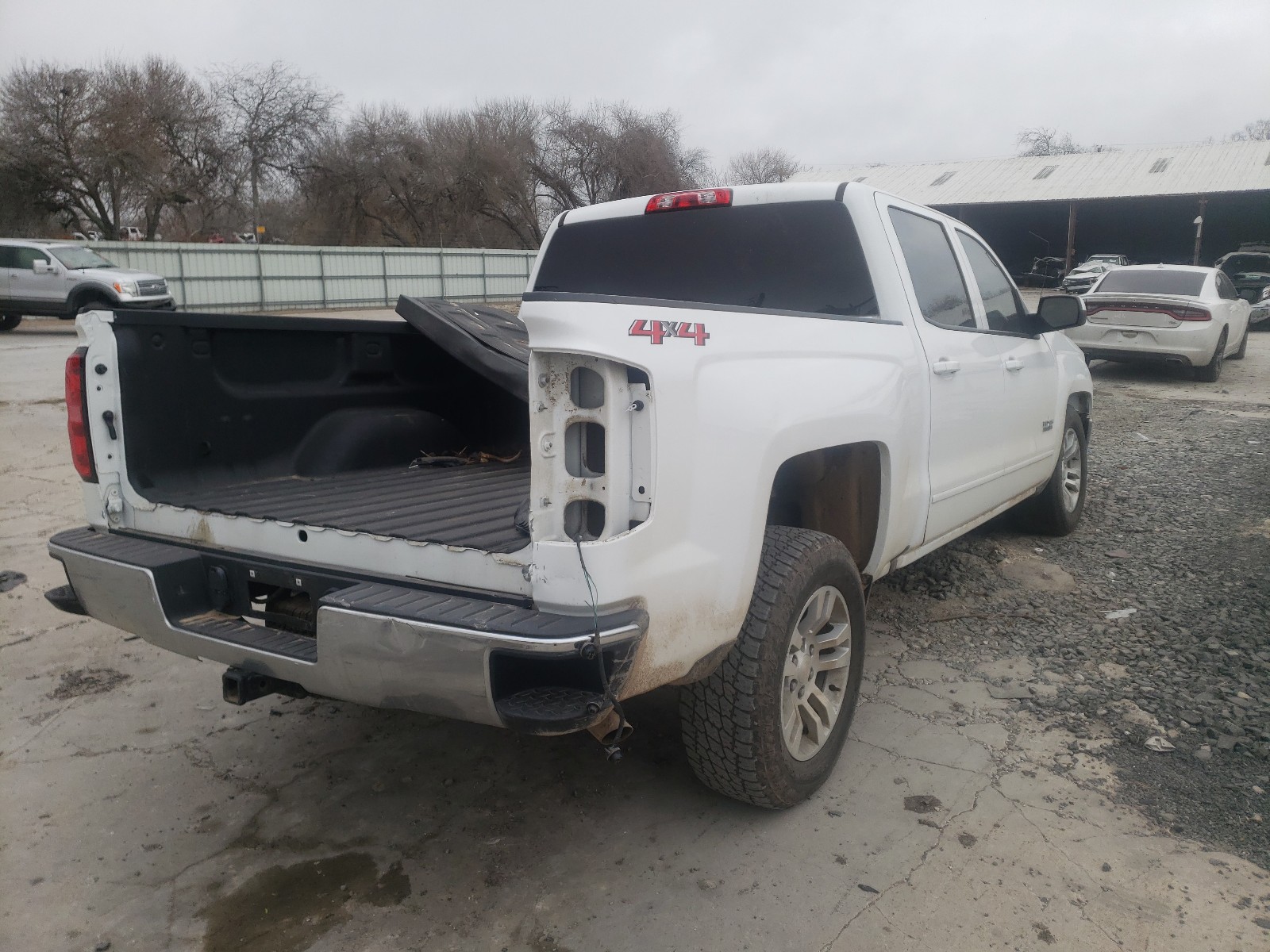 Photo 4 from auction – 2018 CHEVROLET SILVERADO with VIN 3GCUKREC7JG176317