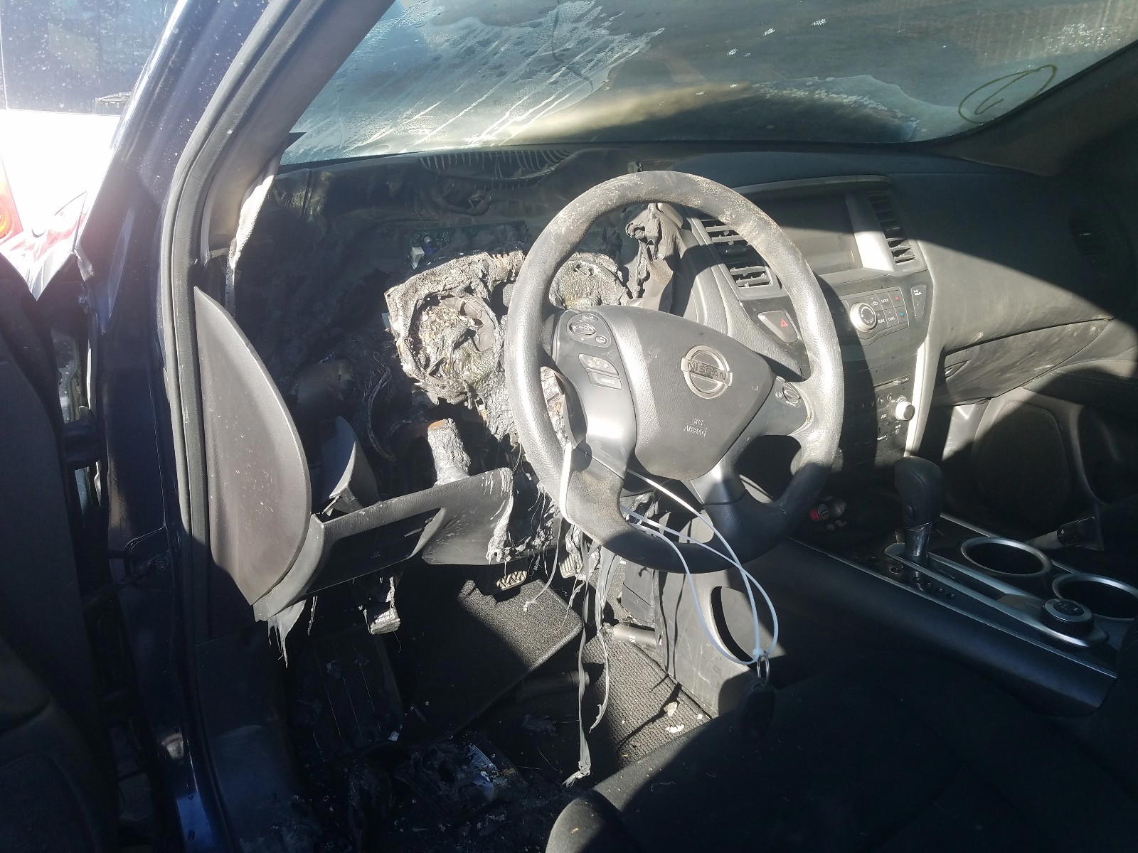 Photo 9 from auction – 2015 NISSAN PATHFINDER with VIN 5N1AR2MM0FC623009