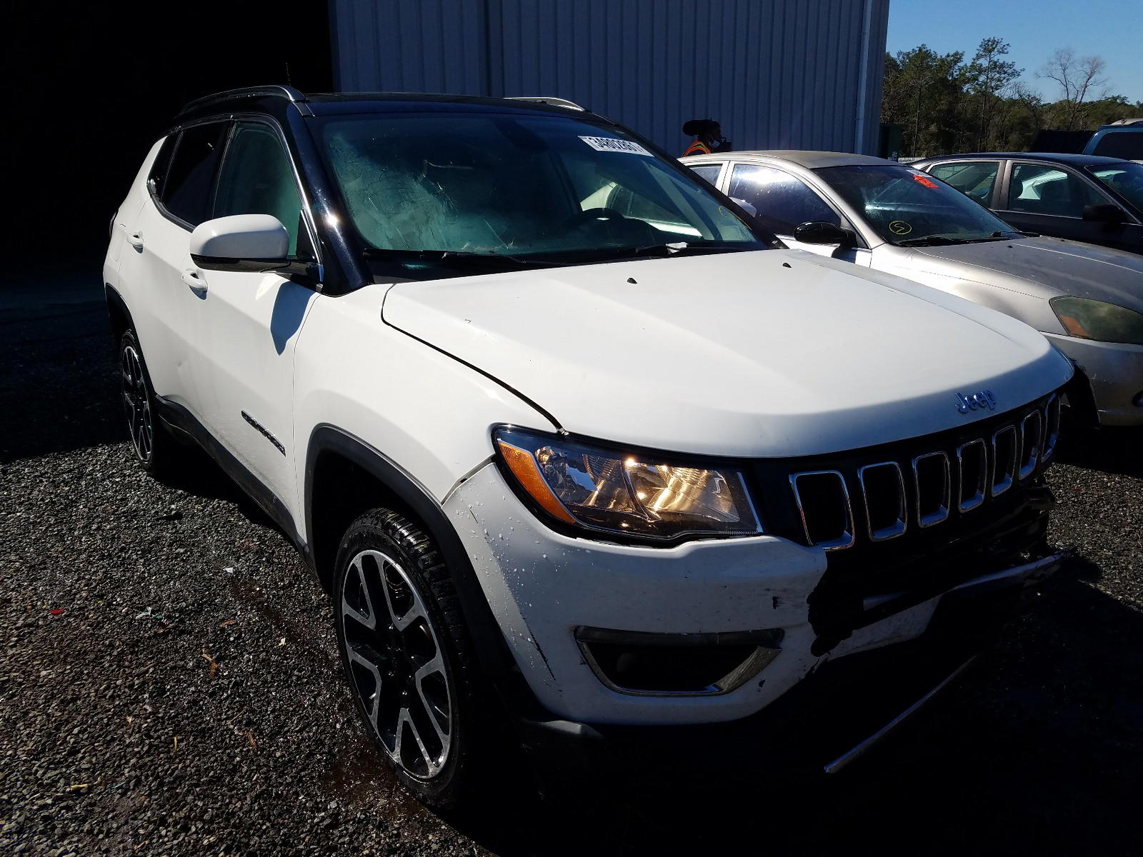 JEEP COMPASS LI 2017 with VIN 3C4NJDCBXHT665381 - Photo from auction