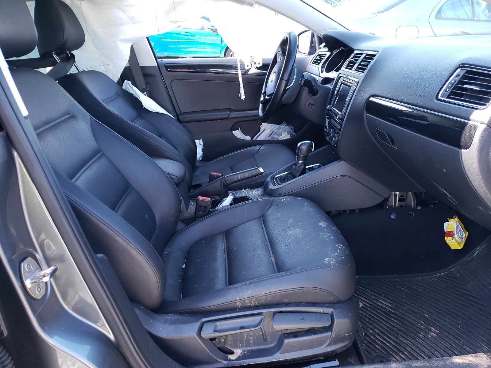 Photo 5 from auction – 2017 VOLKSWAGEN JETTA SEL with VIN 3VWL17AJ1HM212339