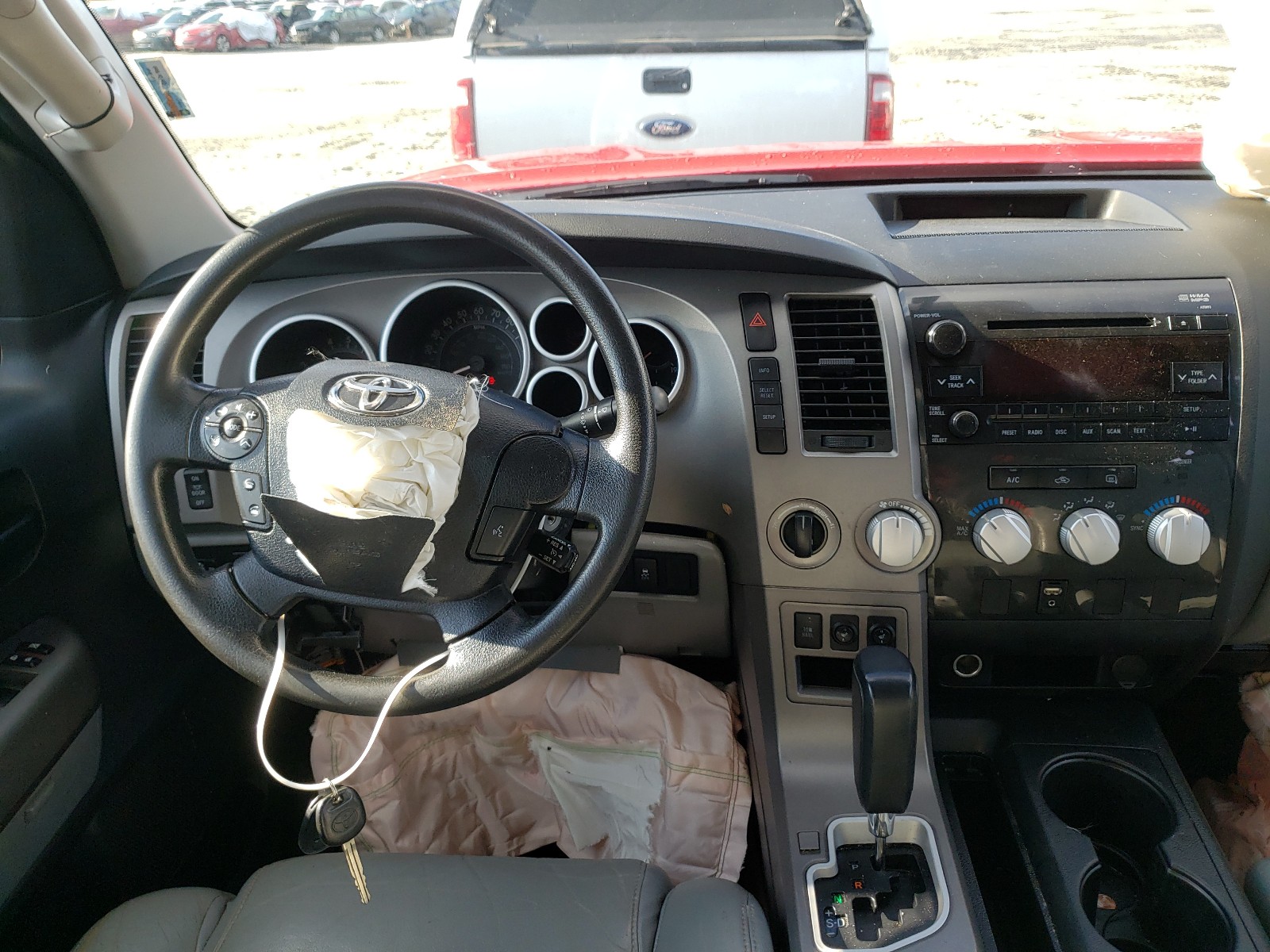 Photo 9 from auction – 2011 TOYOTA TUNDRA DOU with VIN 5TFUM5F10BX019001