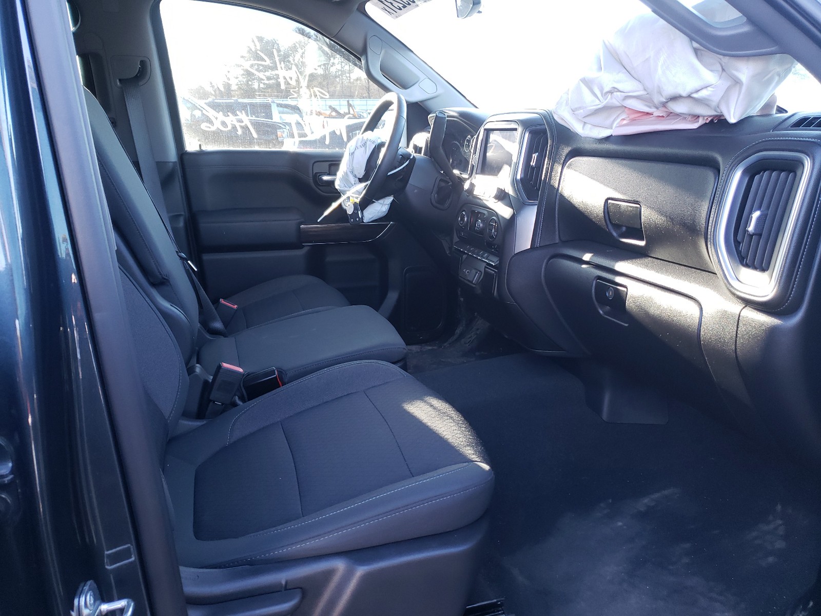 Photo 5 from auction – 2019 CHEVROLET SILVERADO with VIN 3GCUYEED6KG145304
