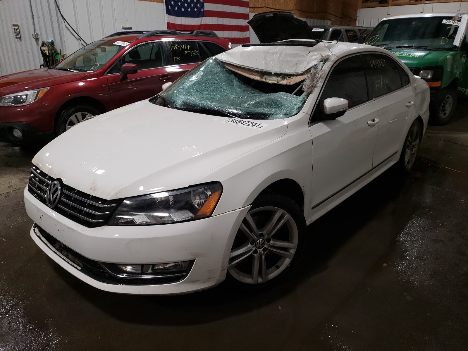 Photo 2 from auction – 2015 VOLKSWAGEN PASSAT SE with VIN 1VWBV7A33FC045305
