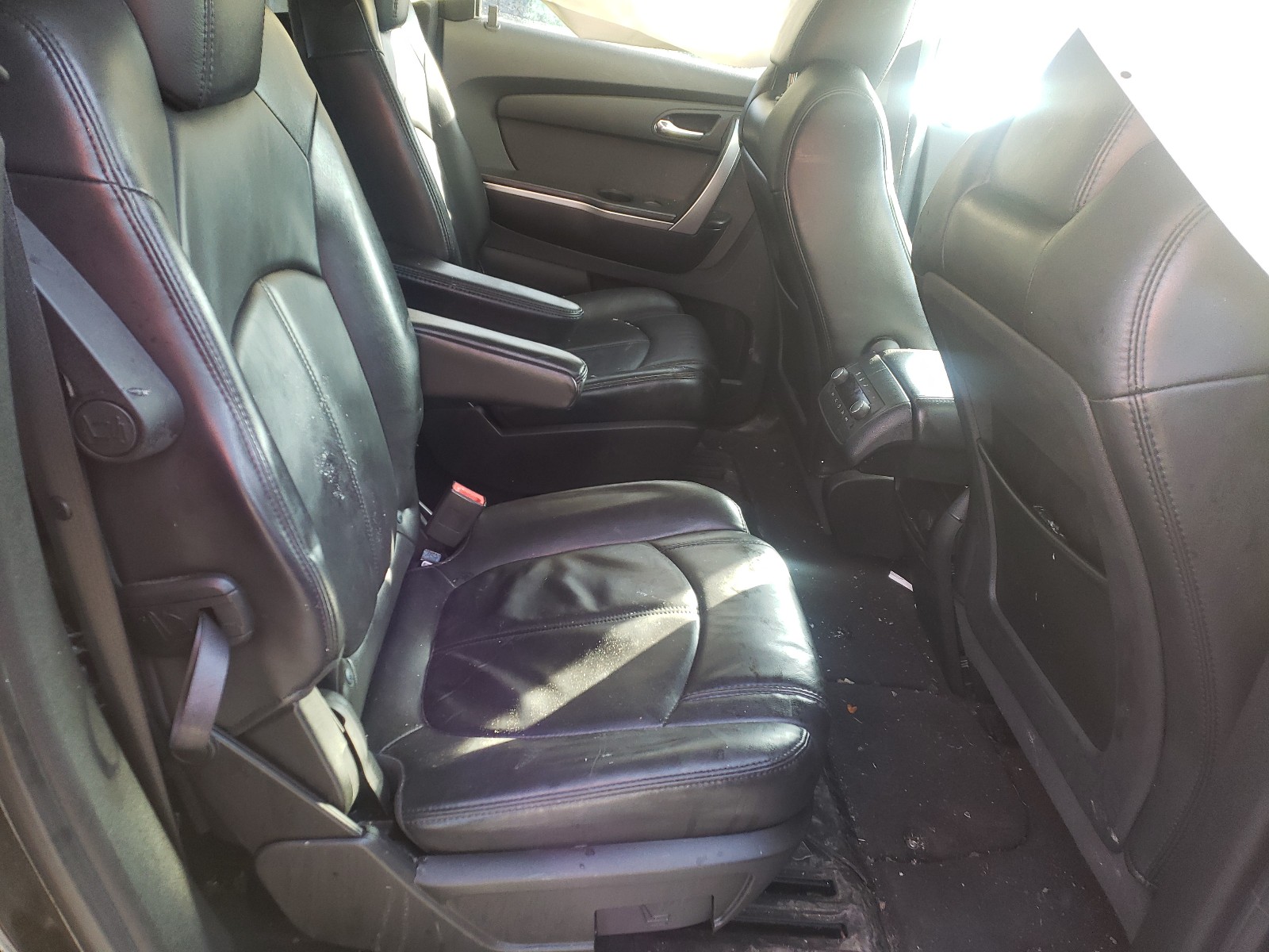 Photo 6 from auction – 2010 GMC ACADIA SLT with VIN 1GKLRMED0AJ101755