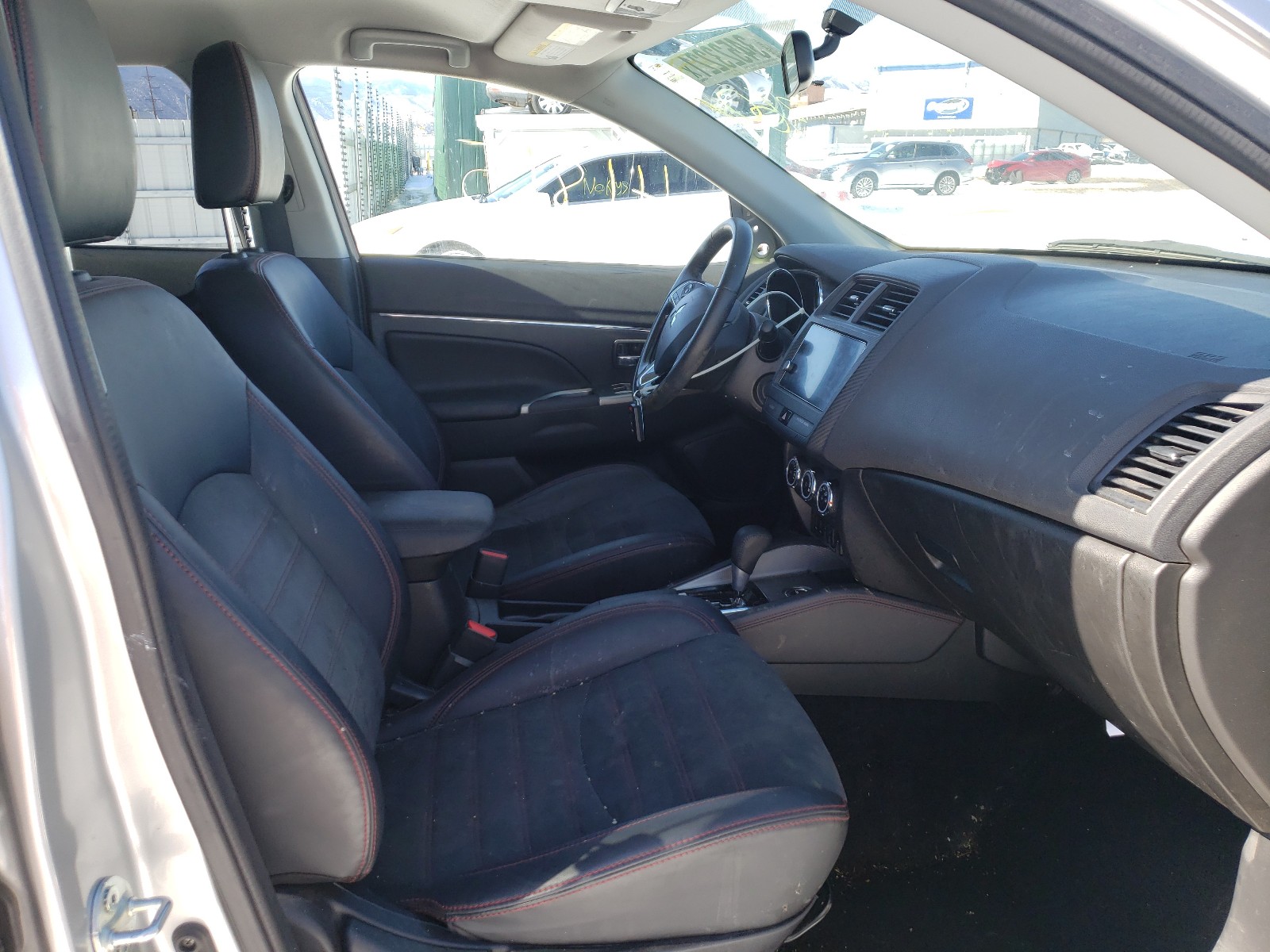 Photo 5 from auction – 2018 MITSUBISHI OUTLANDER with VIN JA4AR3AW4JZ035419