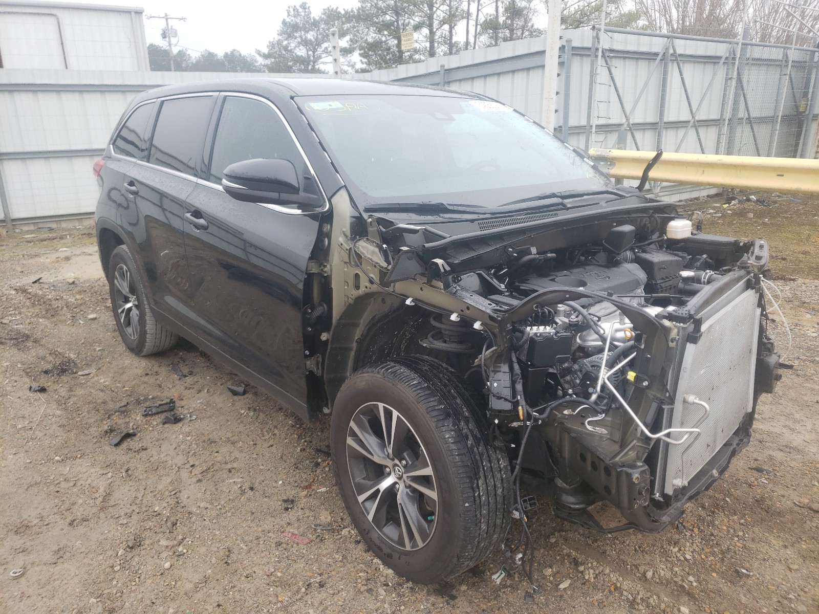 TOYOTA HIGHLANDER 2019 with VIN 5TDZARFH4KS058618 - Photo from auction