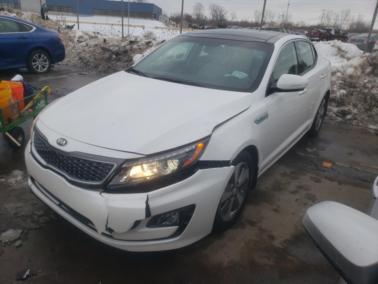 Photo 2 from auction – 2015 KIA OPTIMA with VIN KNAGN4ADXF5084877