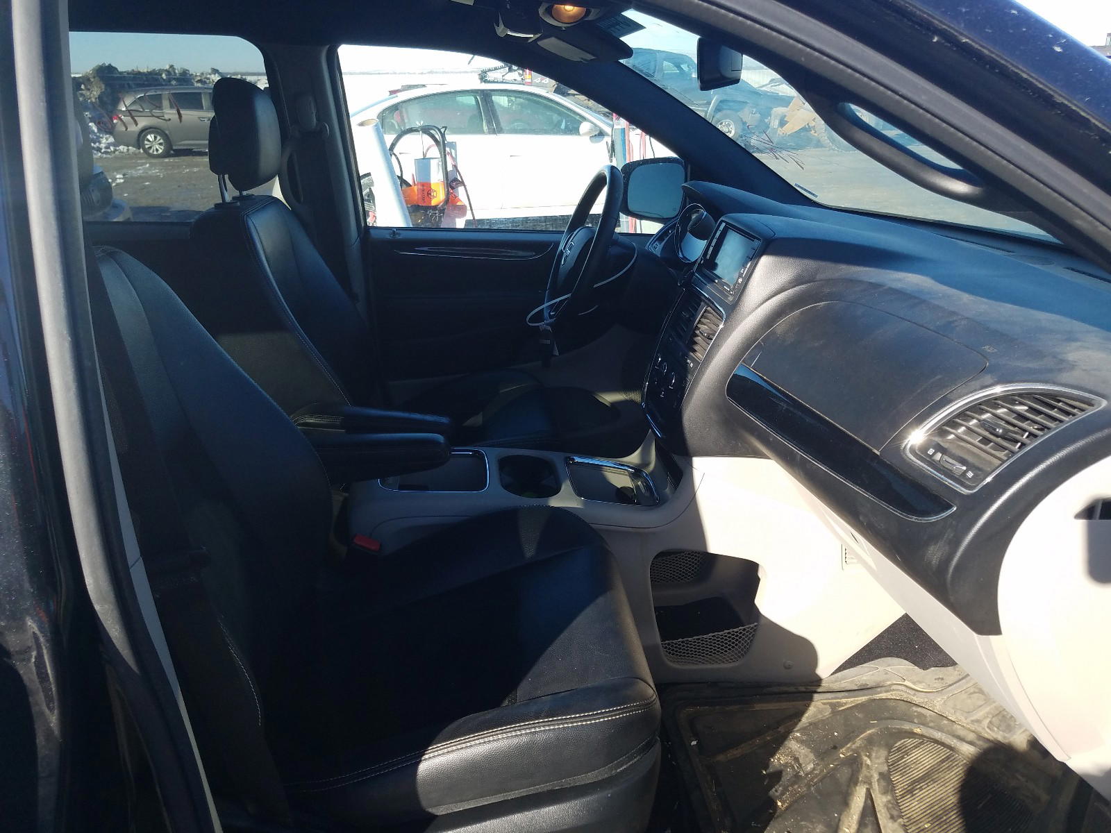 Photo 5 from auction – 2017 DODGE GRAND CARA with VIN 2C4RDGCG5HR629767