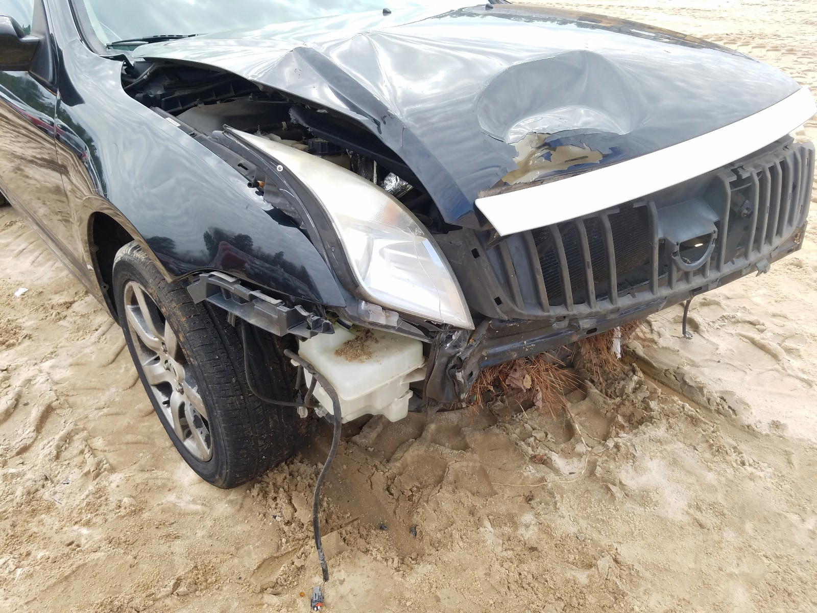 Photo 9 from auction – 2010 MERCURY MILAN with VIN 3MEHM0JA5AR611396