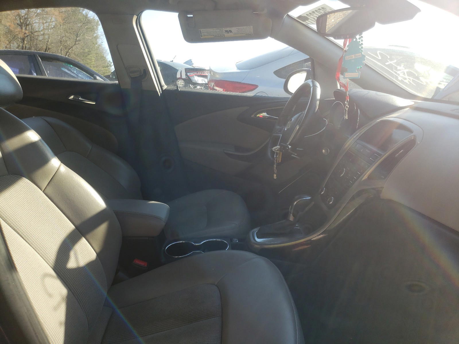 Photo 5 from auction – 2014 BUICK VERANO with VIN 1G4PP5SK5E4133242