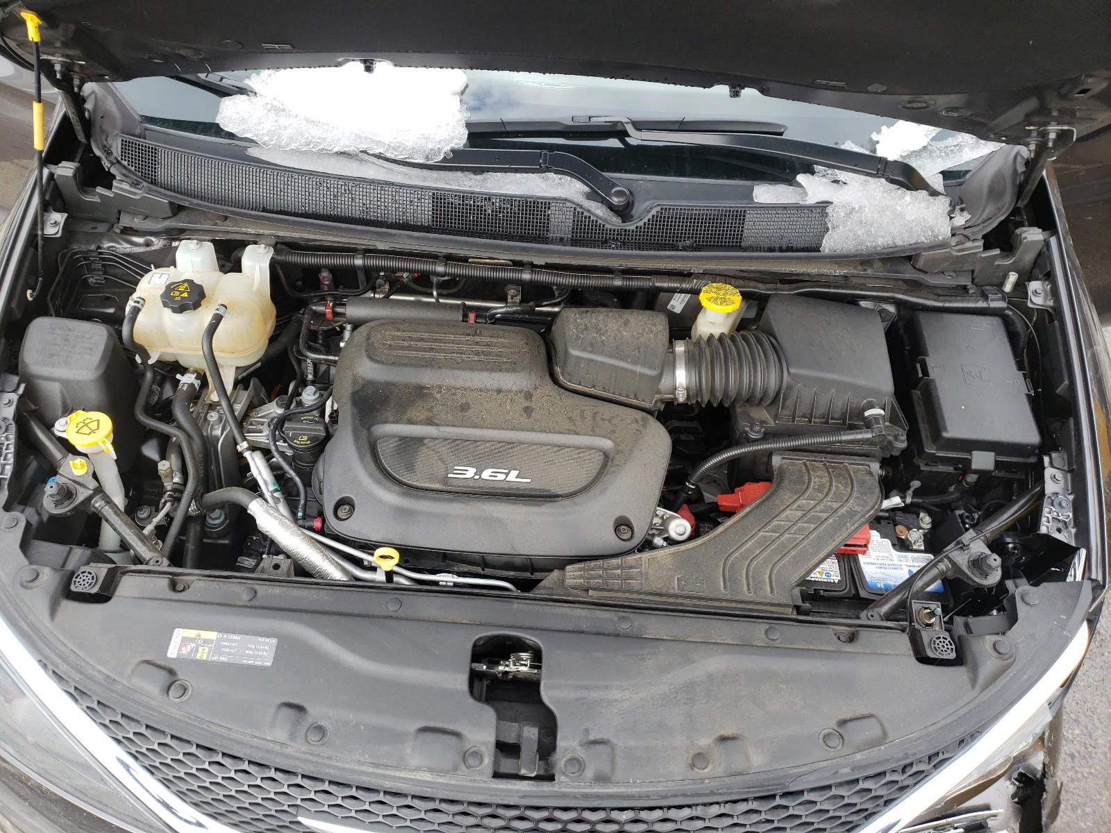 Photo 7 from auction – 2017 CHRYSLER PACIFICA L with VIN 2C4RC1CG1HR708384