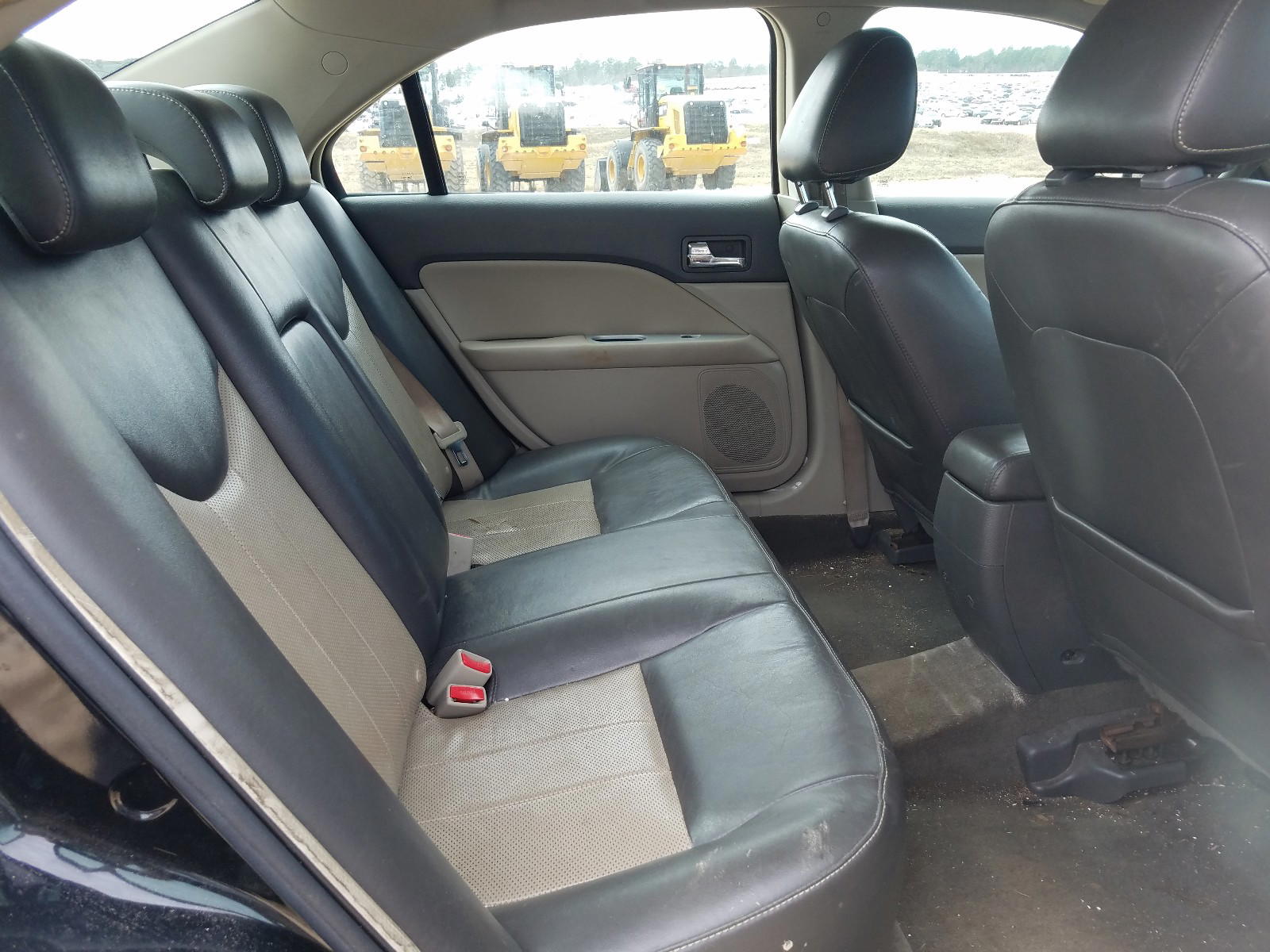 Photo 6 from auction – 2010 MERCURY MILAN with VIN 3MEHM0JA5AR611396