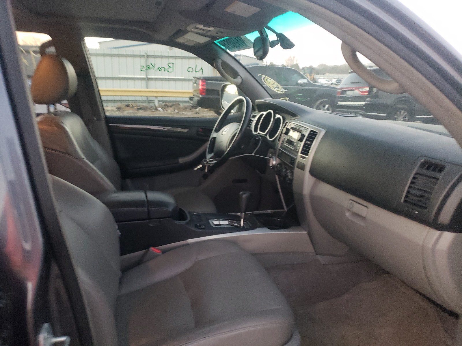 Photo 5 from auction – 2005 TOYOTA 4RUNNER LI with VIN JTEBT17R350045933