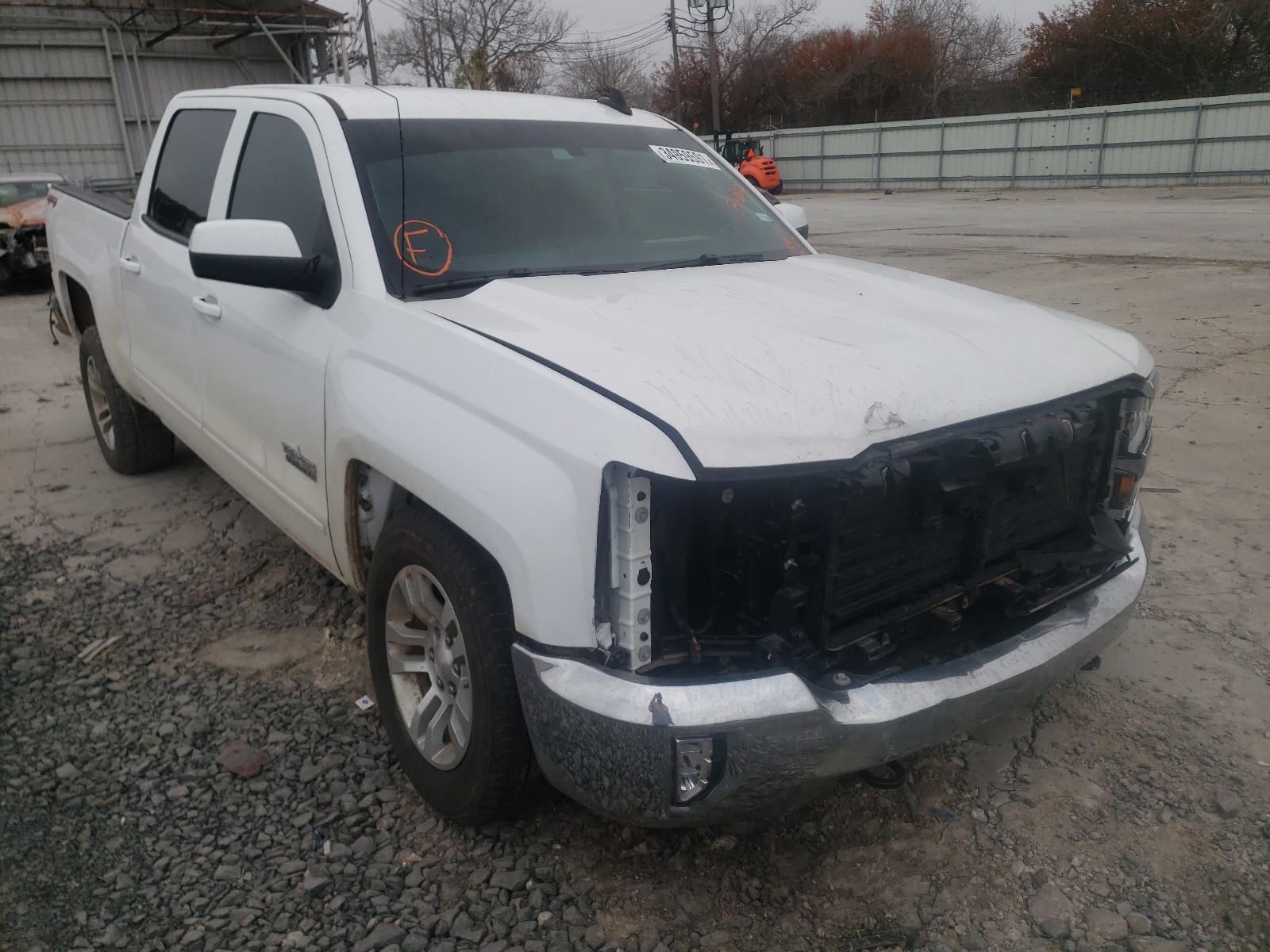 CHEVROLET SILVERADO 2018 with VIN 3GCUKREC7JG176317 - Photo from auction