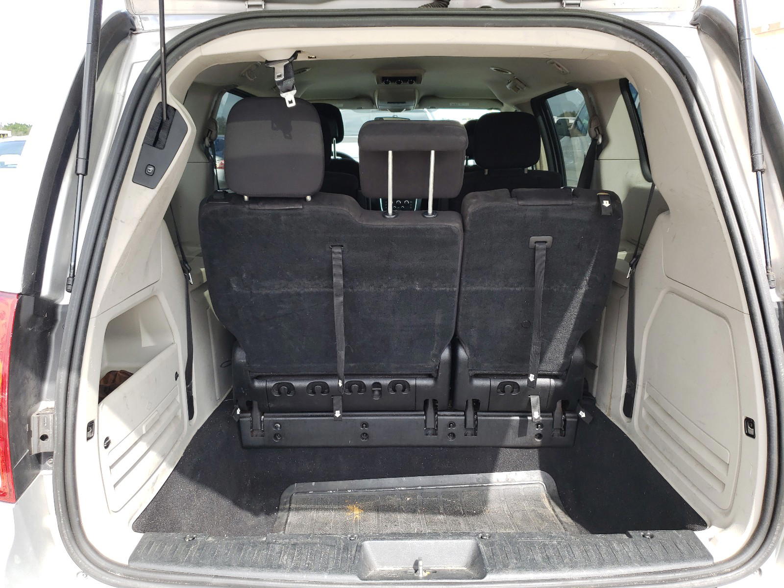 Photo 9 from auction – 2011 DODGE GRAND CARA with VIN 2D4RN3DG3BR636618