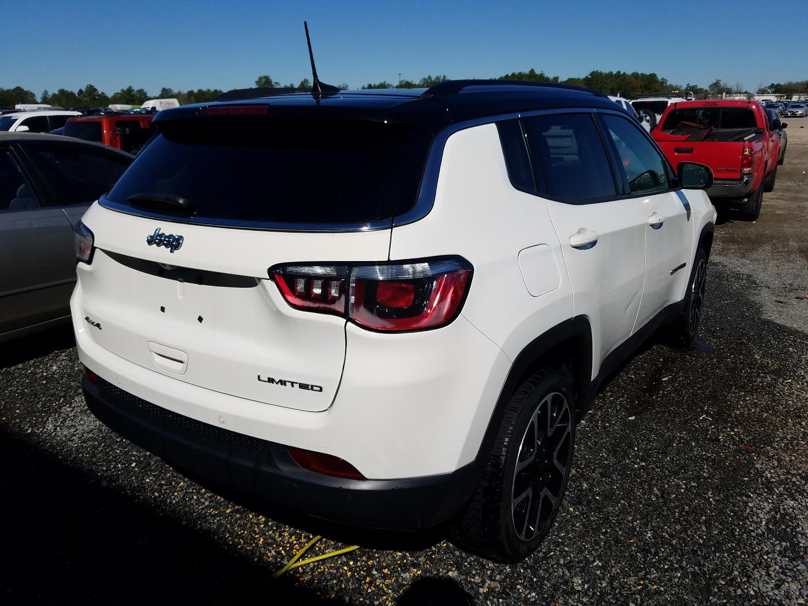 Photo 4 from auction – 2017 JEEP COMPASS LI with VIN 3C4NJDCBXHT665381