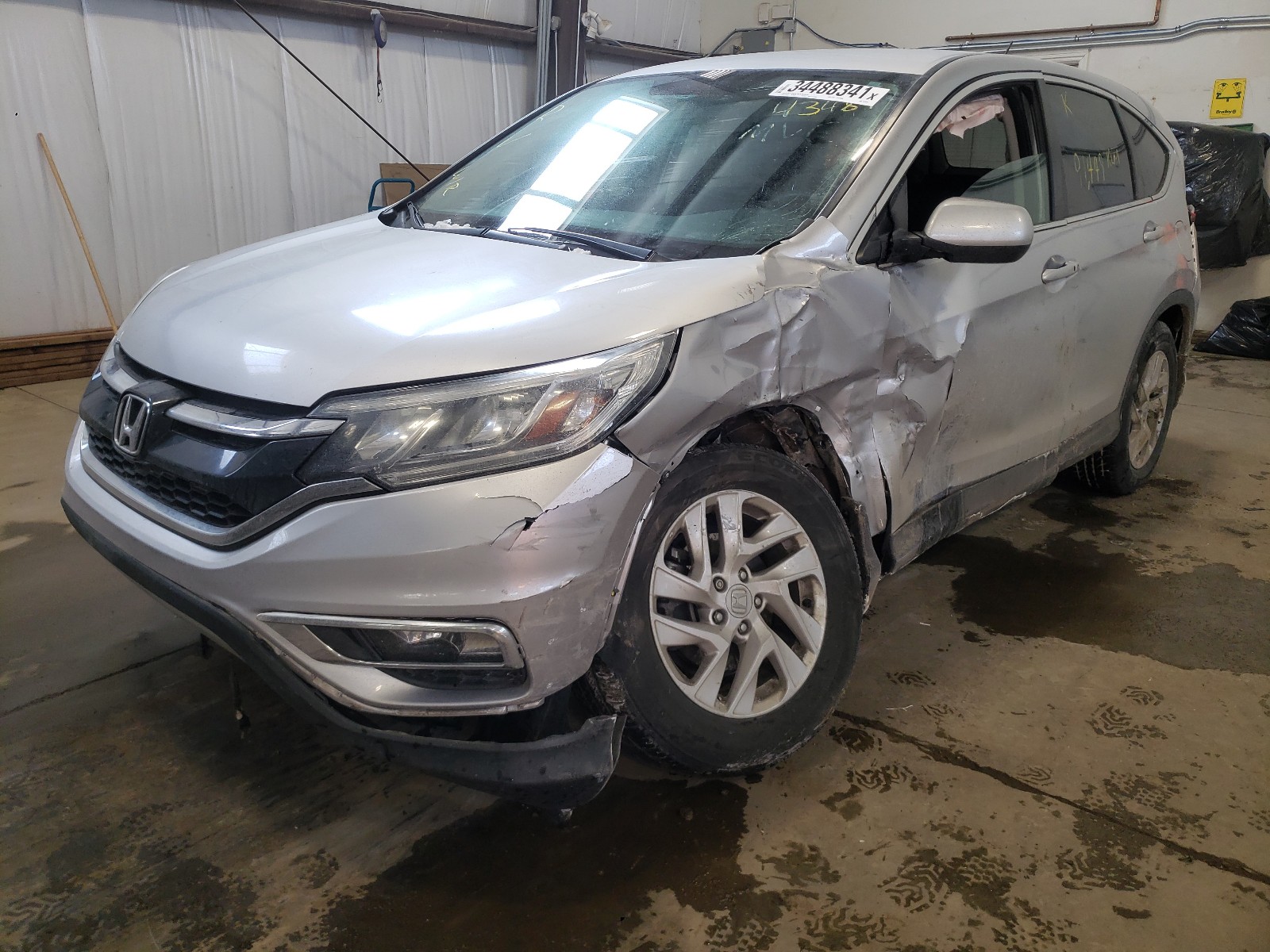 Photo 2 from auction – 2016 HONDA CR-V SE with VIN 2HKRM4H41GH112636