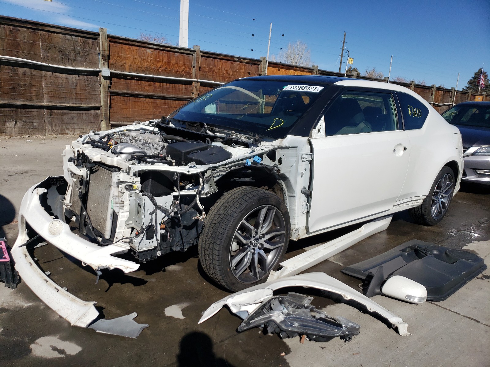 Photo 2 from auction – 2015 TOYOTA SCION TC with VIN JTKJF5C79FJ004410